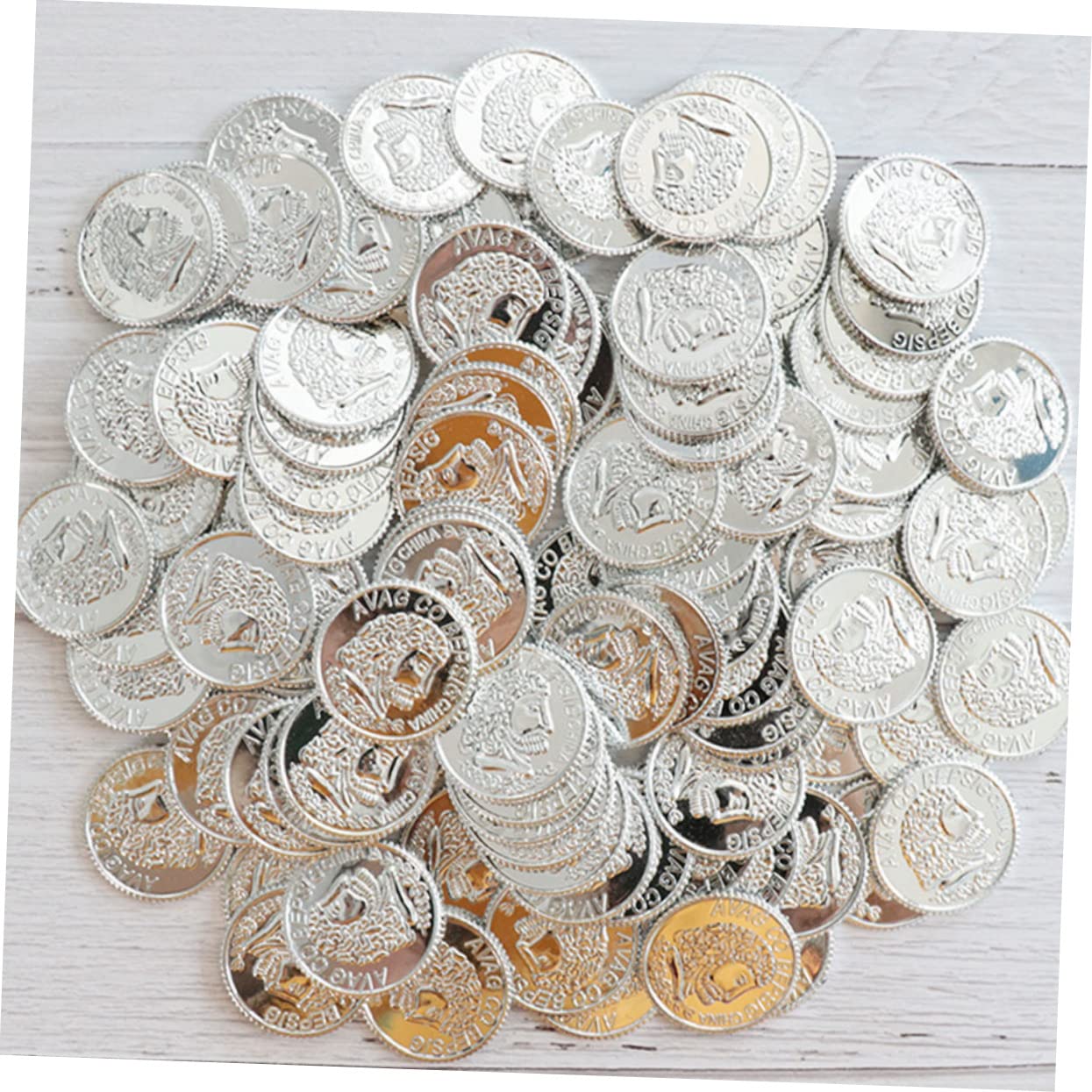 Amazon.co.jp: SAFIGLE プラスチックコイン ゲームコイン 200個セット 耐久性ある素材 想像力刺激用 おもちゃ 海賊宝物  パーティー装飾 誕生日ゲーム用 : おもちゃ