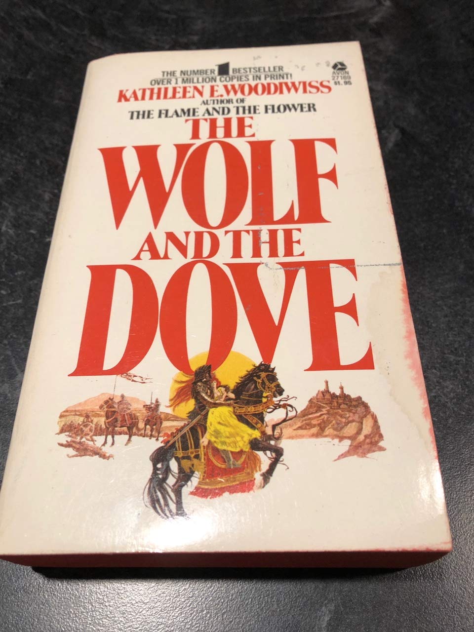 The Wolf and the Dove Avon 18457: Kathleen E. Woodiwiss: Amazon.com: Books