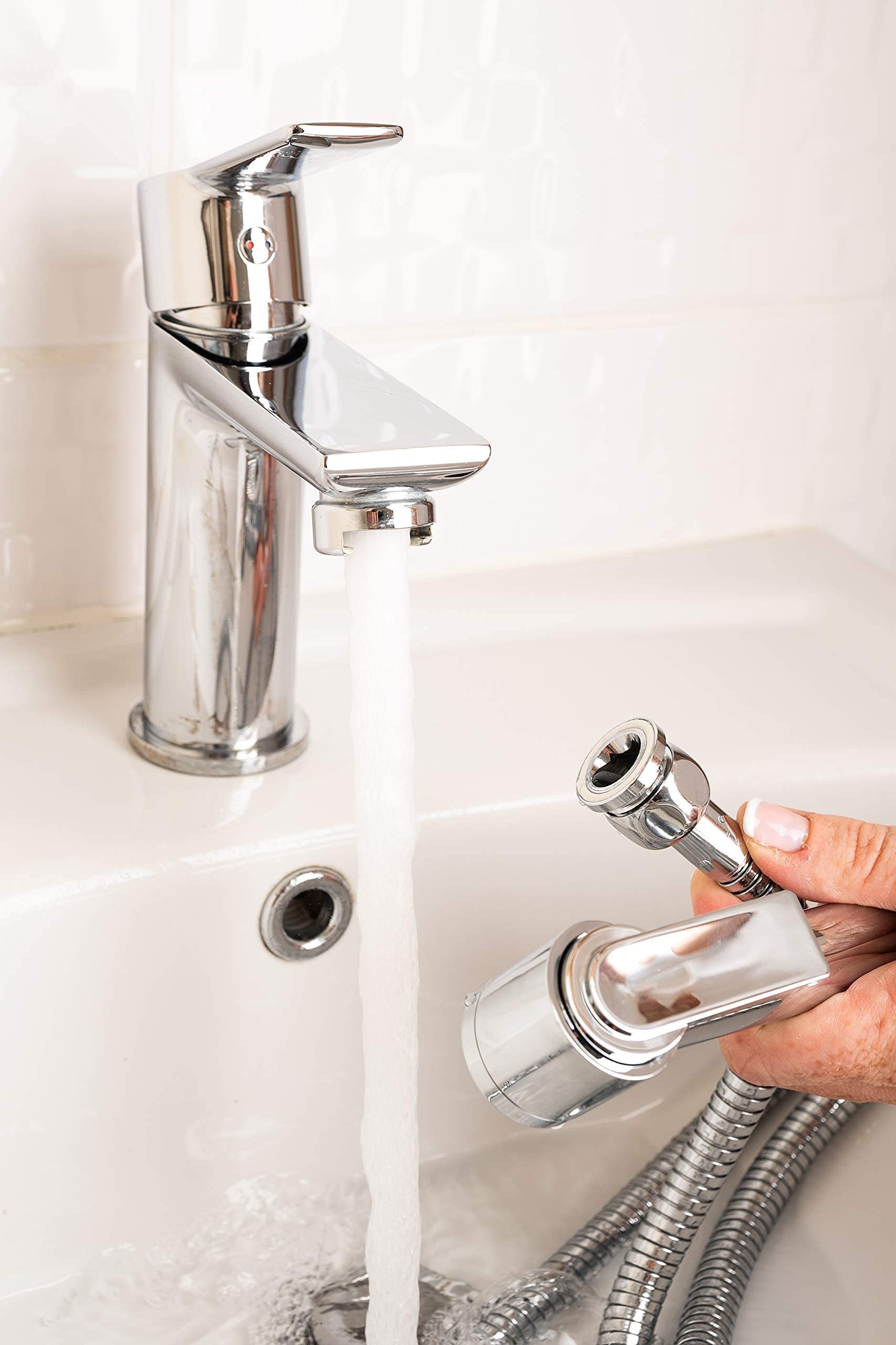 TURN YOUR TAP INTO AN INSTANT SHOWER! The revolutionary Quick Fit Tap