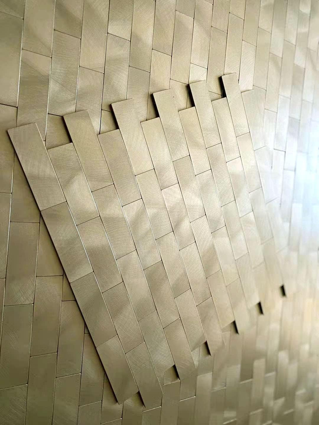 XUANINY Peel and Stick Tile Backsplash for Kitchen Bathroom Self-Adhesive Metal Aluminum 3D Wall Sticker (11.81"x11.88"，10Sheets, Champagne)