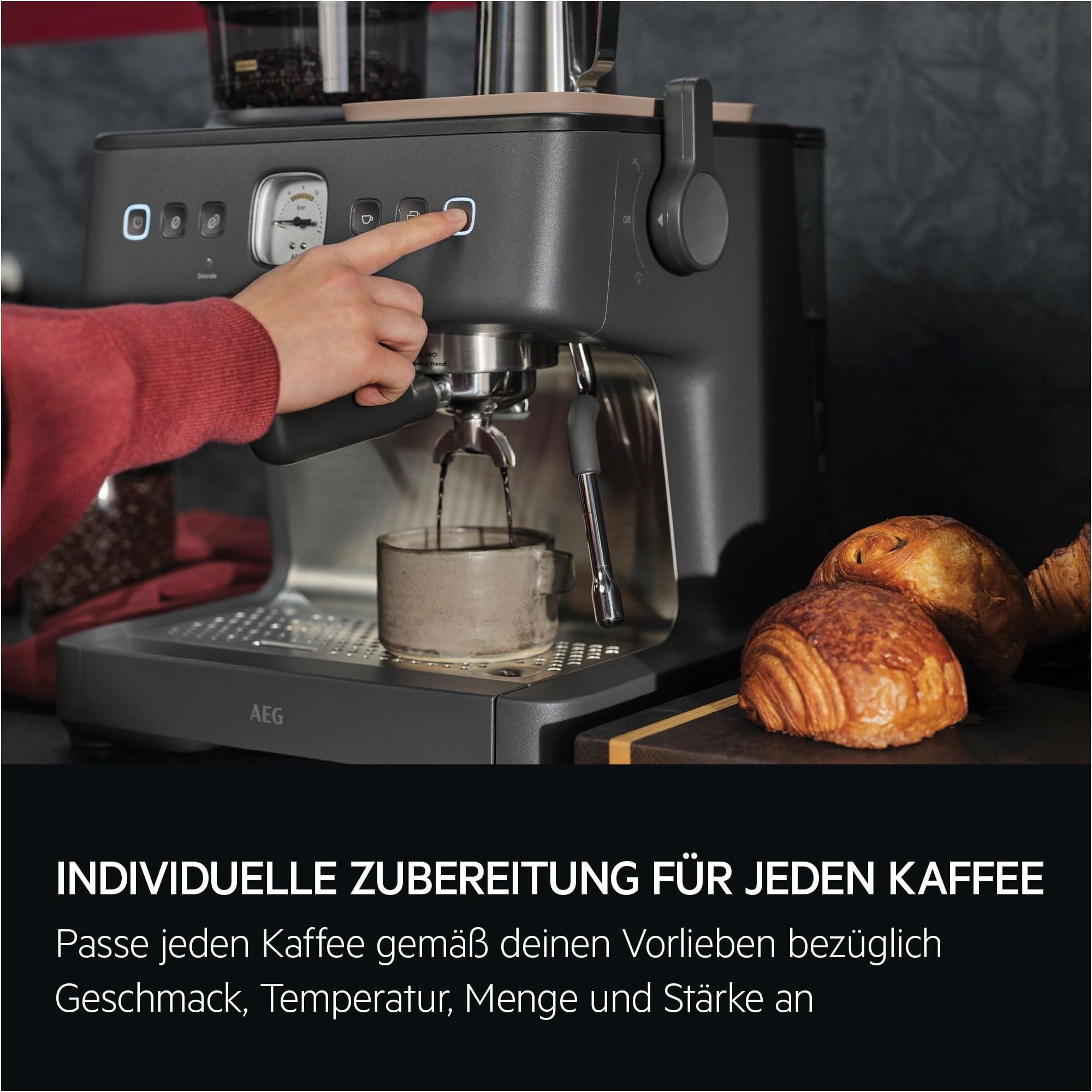 AEG Espresso Siebträgermaschine EC8-1-8BP, Dual Thermoblock, 30 Mahlgrade, 20 Bar, PID, 58mm Brühkopf, Black Pearl