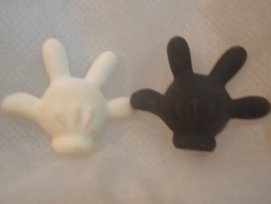 ミッキーの手 Zoff×ディズニー」ミッキーたちの「手」がモチーフの激かわ新作