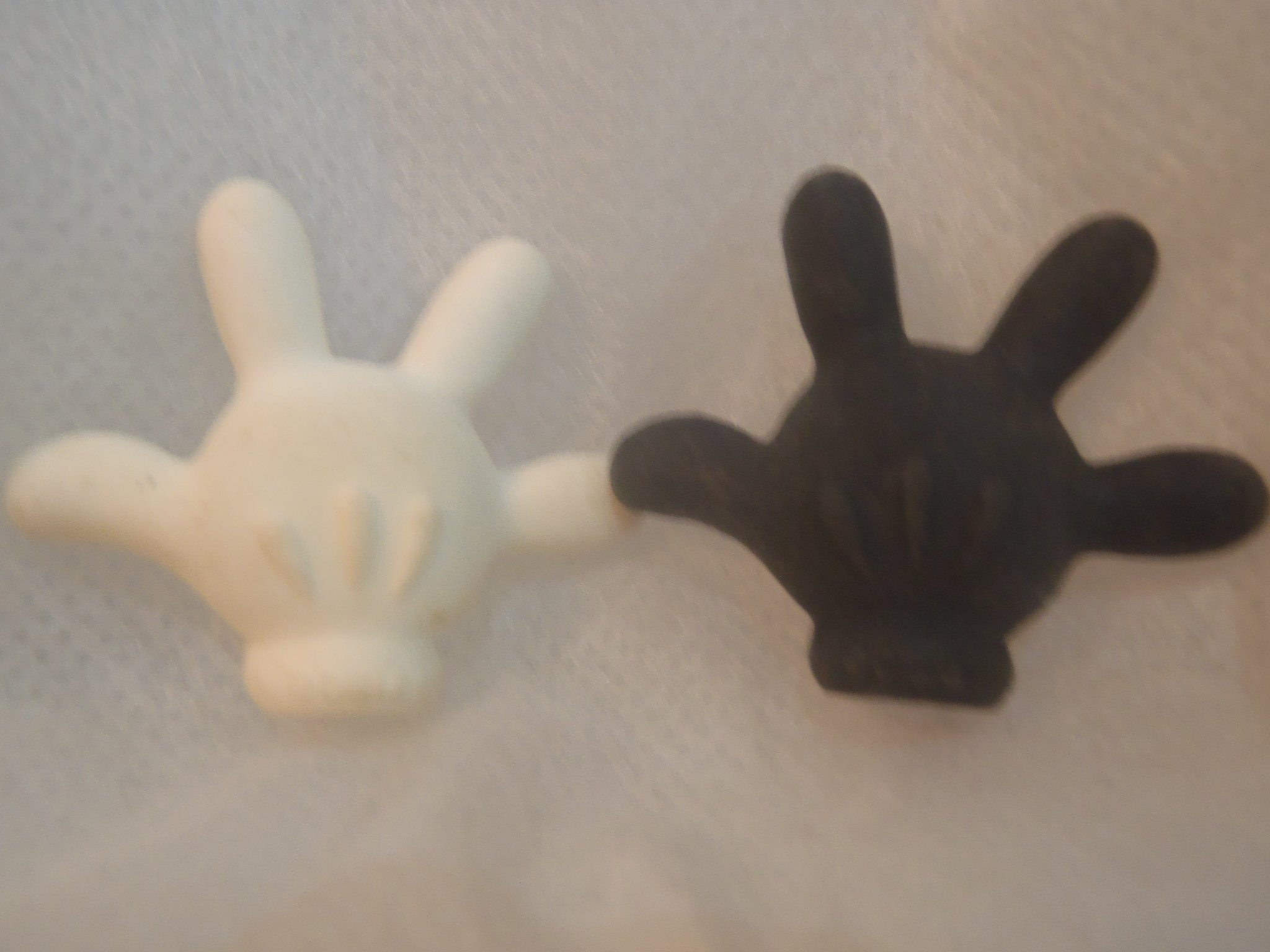 ミッキーの手 楽天市場】ミッキー キーチェーン ミッキーの手 ディズニー