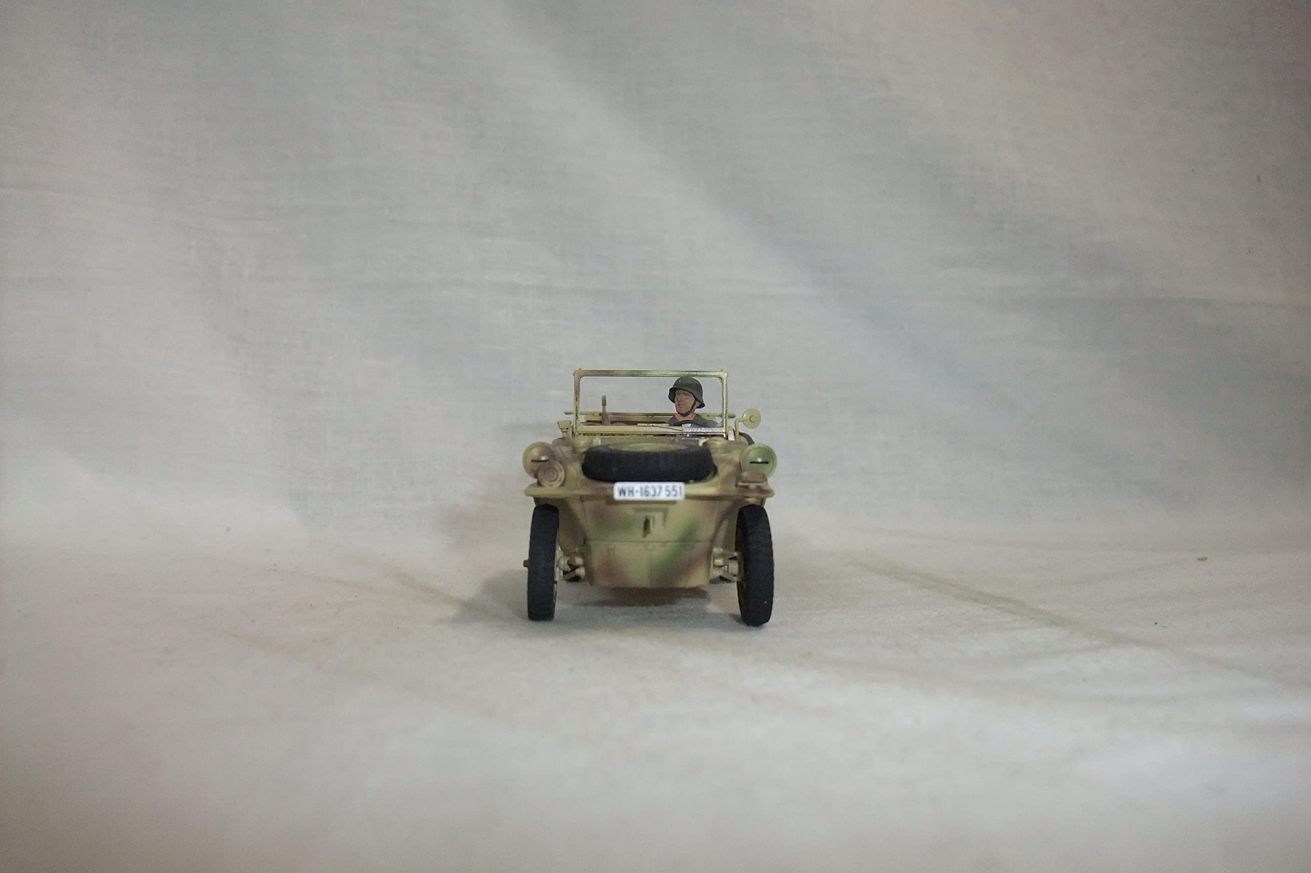 Amazon | 完成品 ドイツ陸軍シュビムワーゲン水陸両用車35分の1