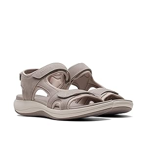 Clarks Women's Mira Bay Flat Sandals