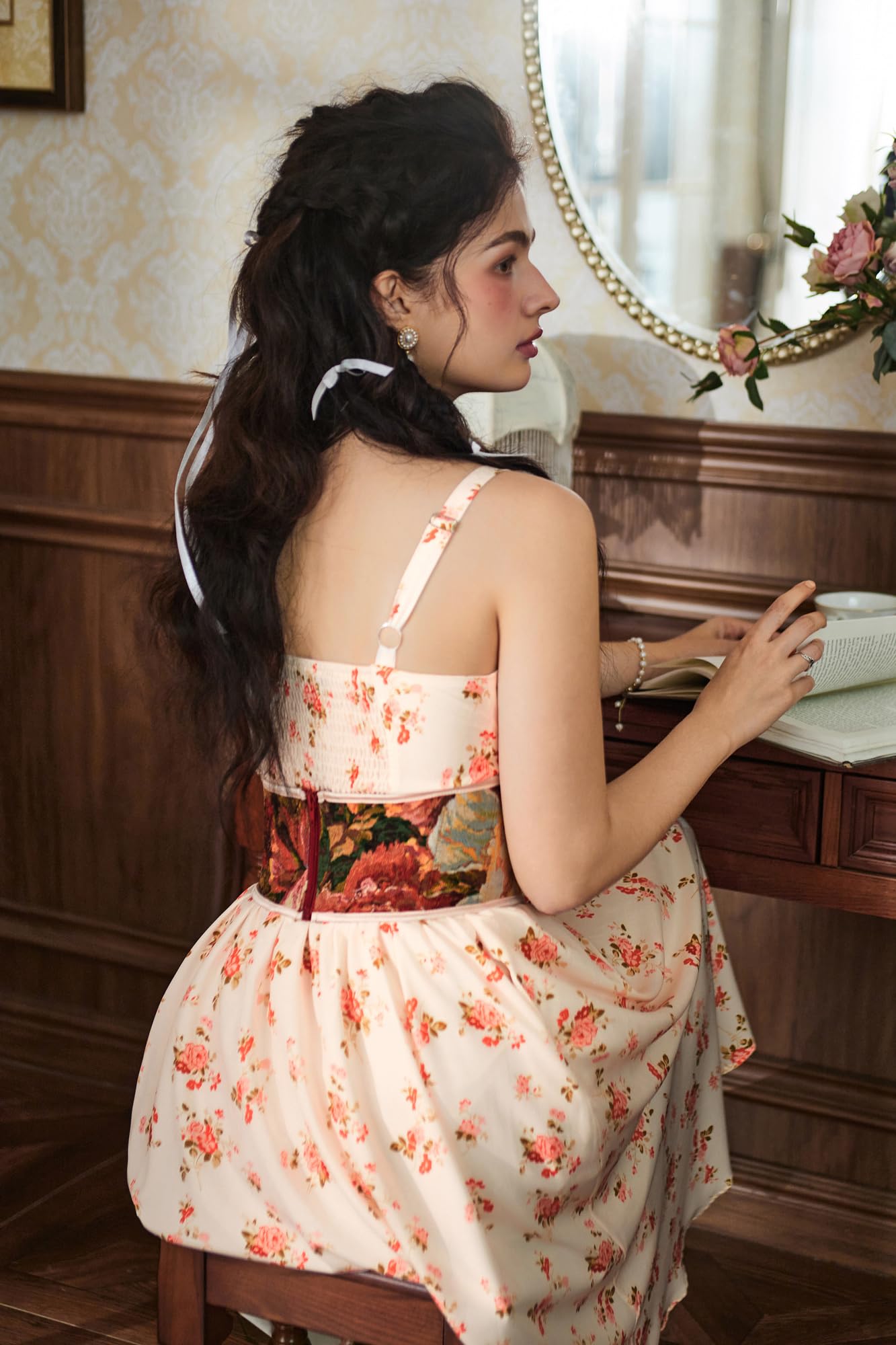 SCARLET DARKNESS Vestido Floral Victoriano con corsé y Tirantes Finos Medievales para Mujer
