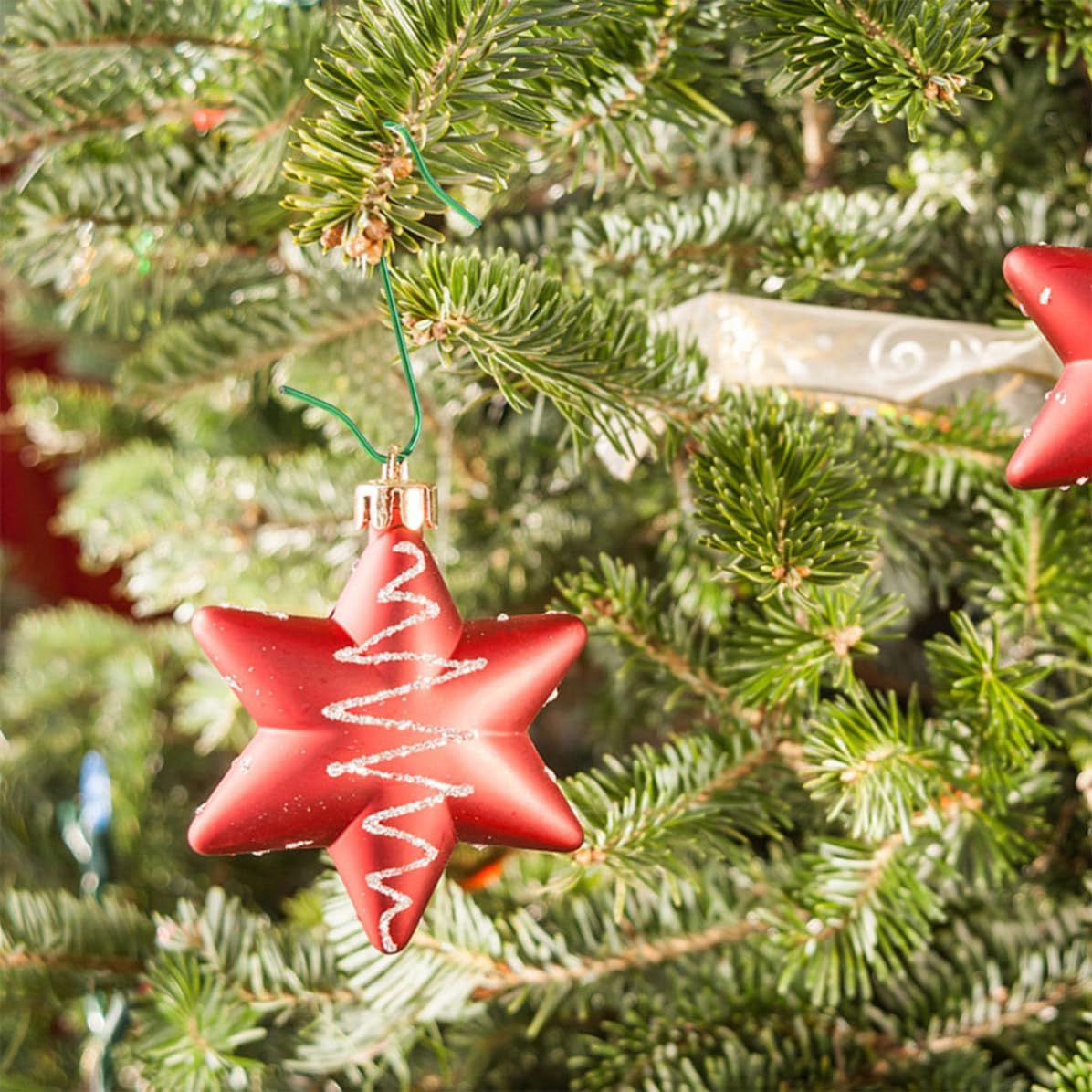 100pcs Red Metal Ornament Hooks for Christmas Hanging Garlands | Simple Hooks, Portable Design, Space Saving Storage, Decorative Tools