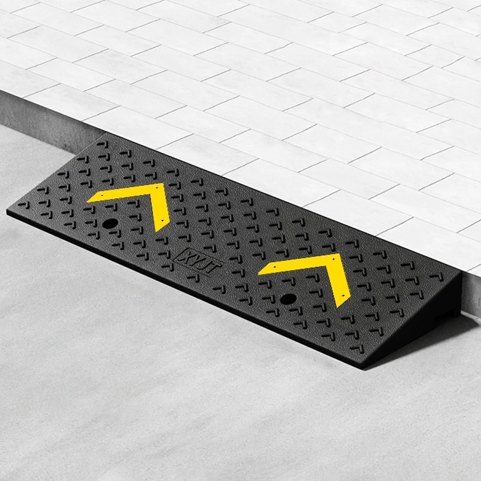 KRXSOBNV Threshold ramp, With Eye-catching Yellow Arrow, Load-Bearing Capacity Up to 5 Tons for Heavy-Duty Vehicles(9cm)