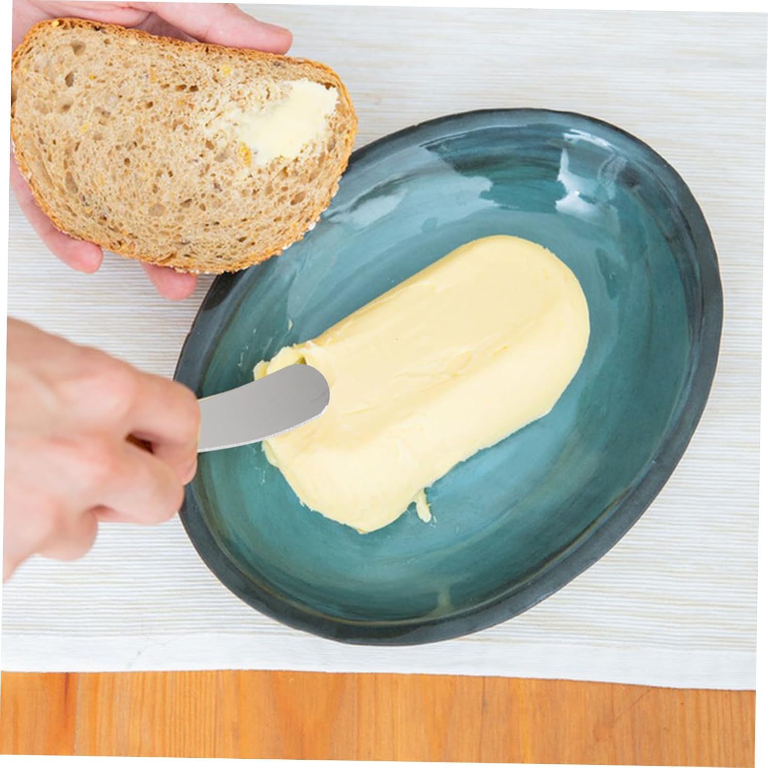 Unomor 4pcs Multi-function Cheese Knife Ergonomic Butter Slicer Jam Spreader for Salad Dressing Condiments Convenient for Home Parties Easy to Clean and Store