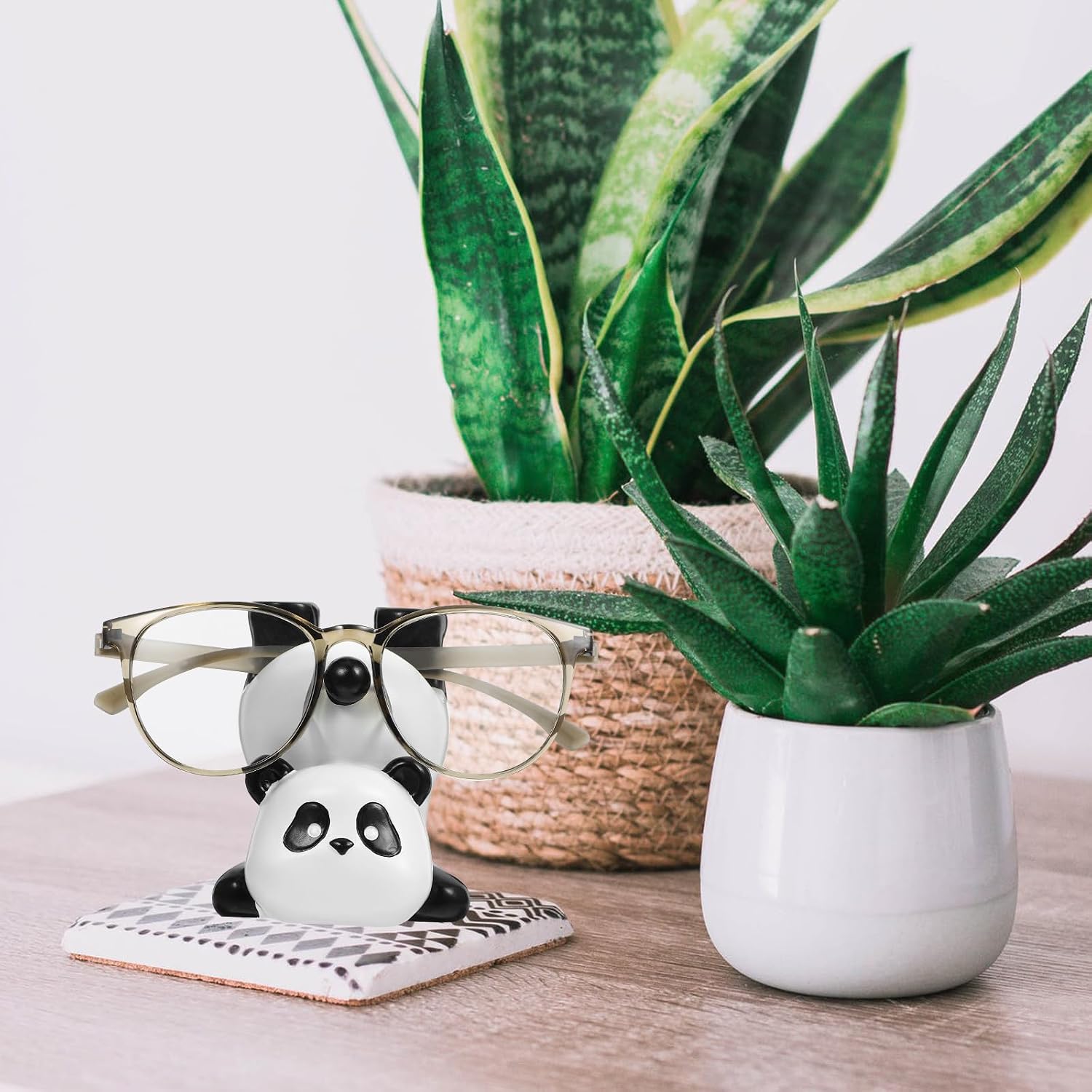 Resin Panda Glasses Holder Stand Lightweight Eyeglass Display for Home Desk Decor Sunglass Organizer for Panda Lovers
