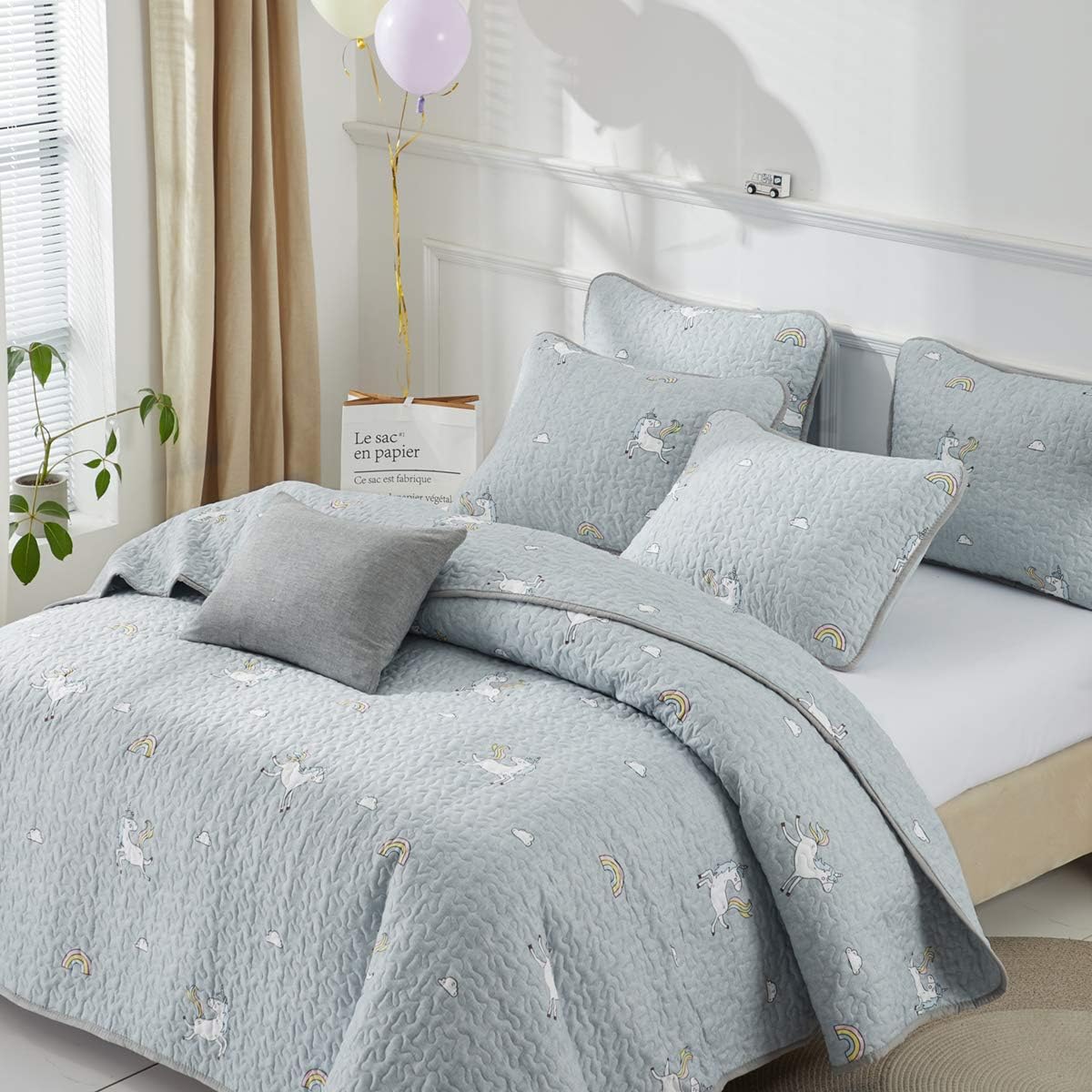 UOZZI BEDDING 2 Piece Reversible Gray Quilt Set Twin Size 68x86 Soft Microfiber Lightweight Coverlet Bedspread Summer Bed Cover Set Blanket for Kids Unicorn Style (1 Quilt + 1 Shams)