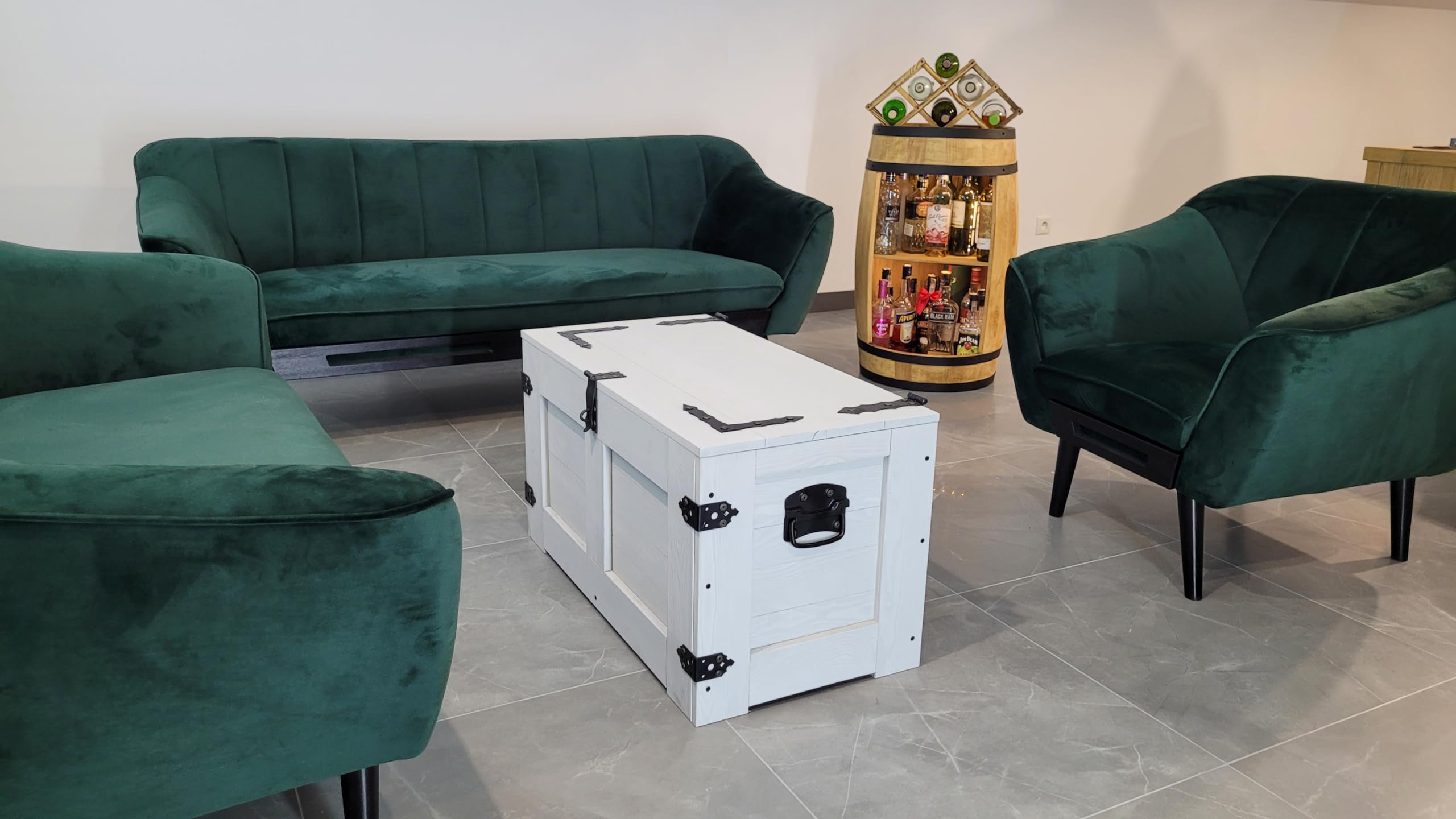 weeco Holztruhe grau Schatztruhe Aufbewahrungsbox. Holzkiste Truhe Couchtisch Beistelltisch Vintage Shabby chic klappbarem Deckel und Stauraum.