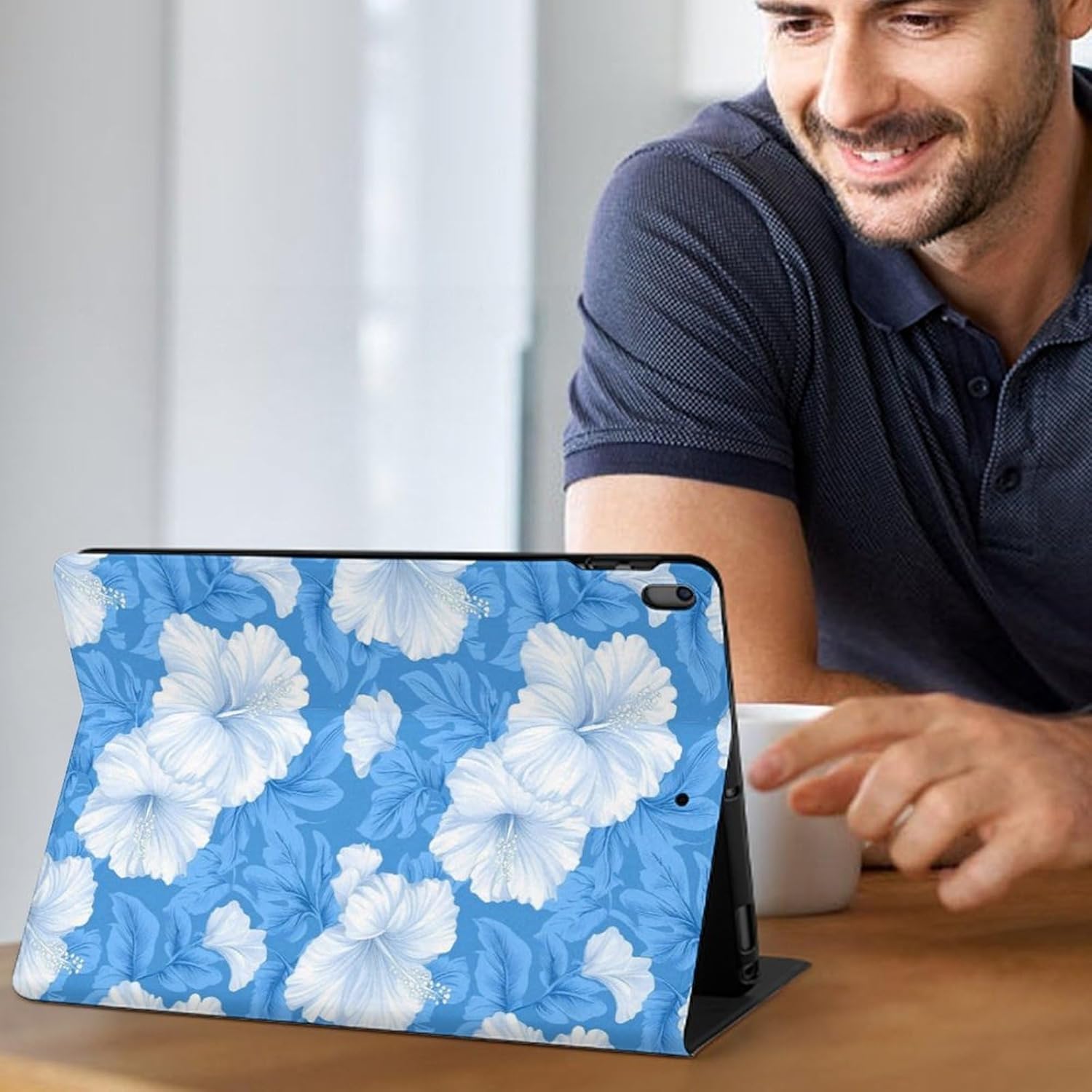 Cute Hibiscus Flower Print Slim Fit Tablet Case Standing Cover Protective Shell Compatible with ipad Pro/ipad Air3(10.5in)