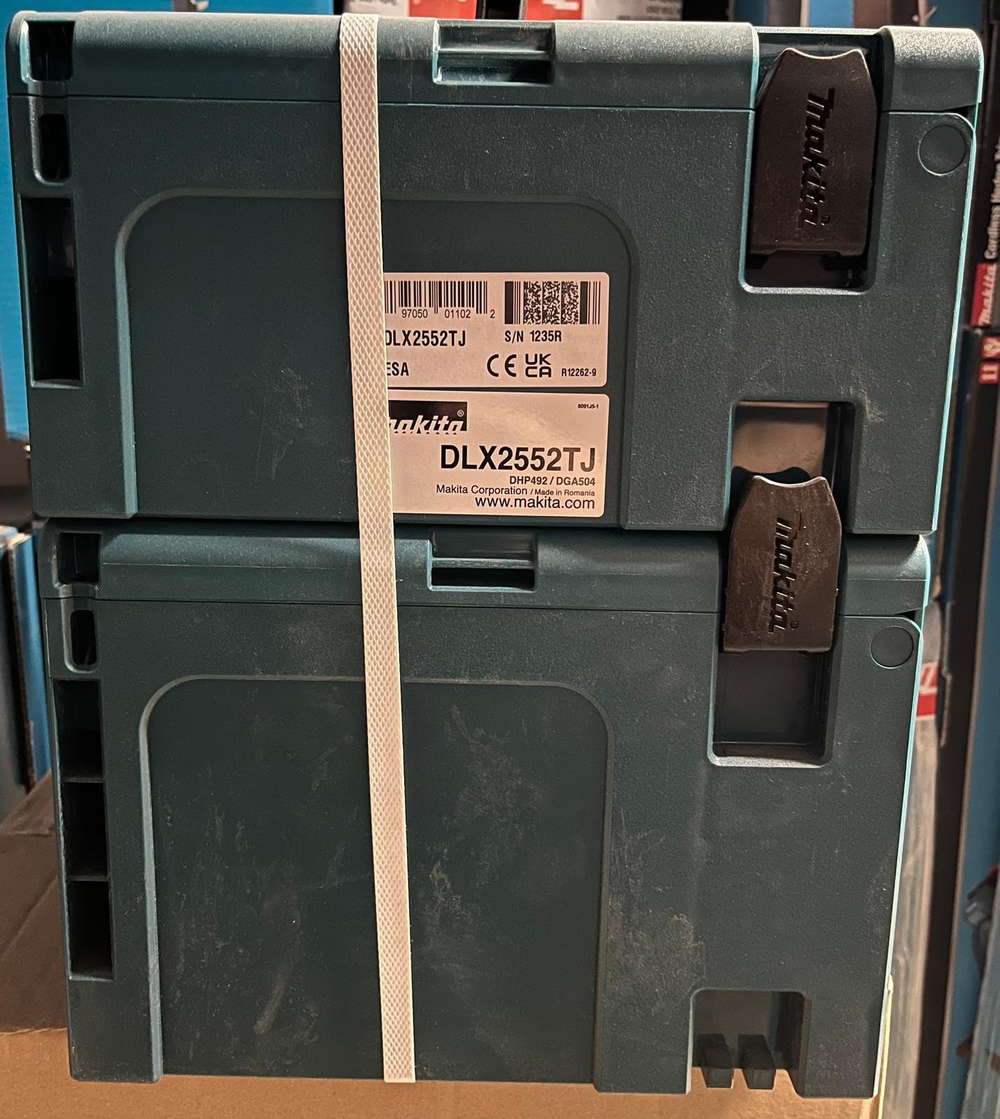 MAKITA DLX2552TJ, Kit Combo 18V con Taladro DHP492 y Amoladora DGA504, 2 Baterías 5,0Ah, Maletines Makpac