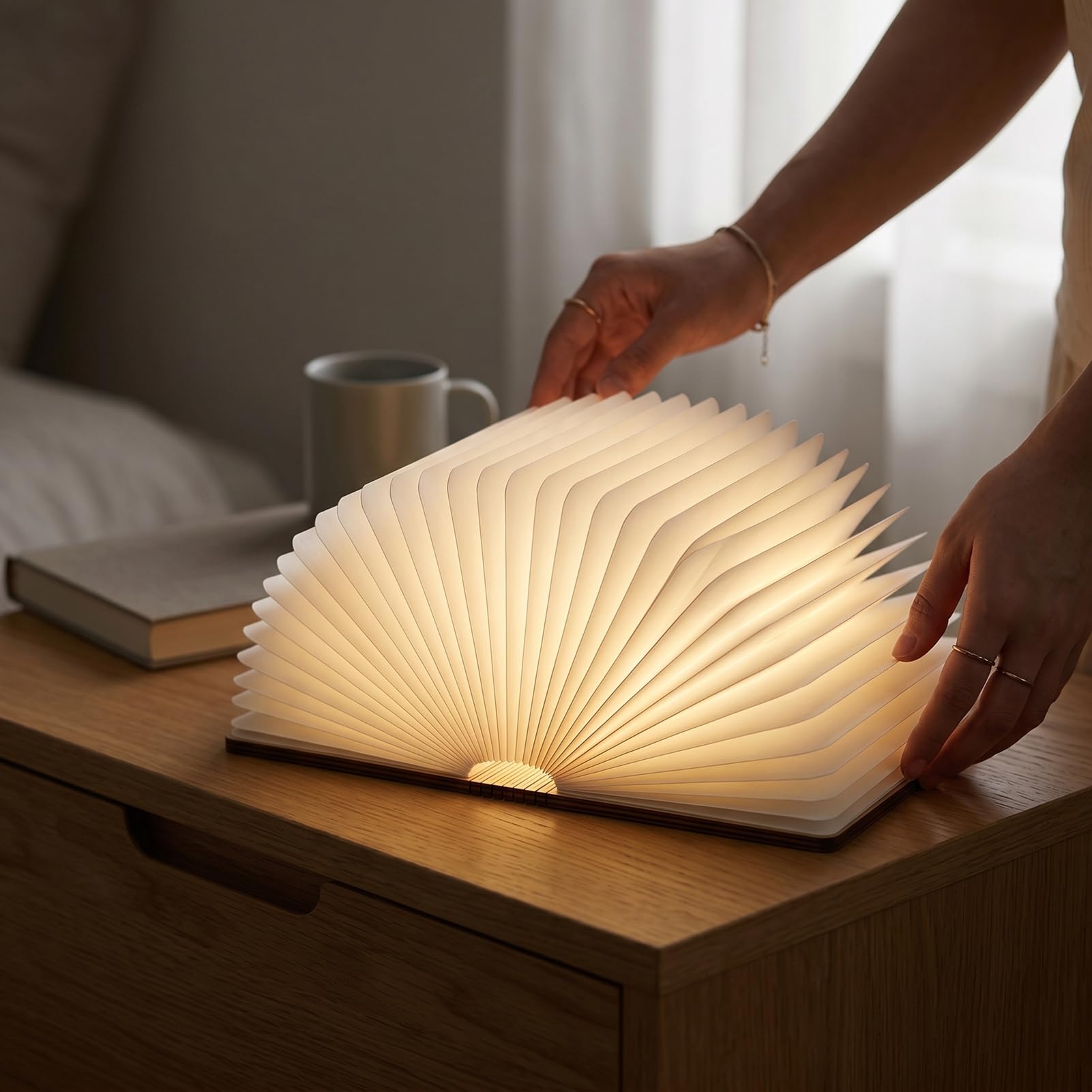 Klappbare Buchlampe aus Holz, 3000 K Bis 3500 K Warme LED | Einstellbares warmweißes Licht, Magnetverschluss, 1200 mAh, wiederaufladbarer Akku Typ C, 3,94 x 5,71 Zoll, für Frauen