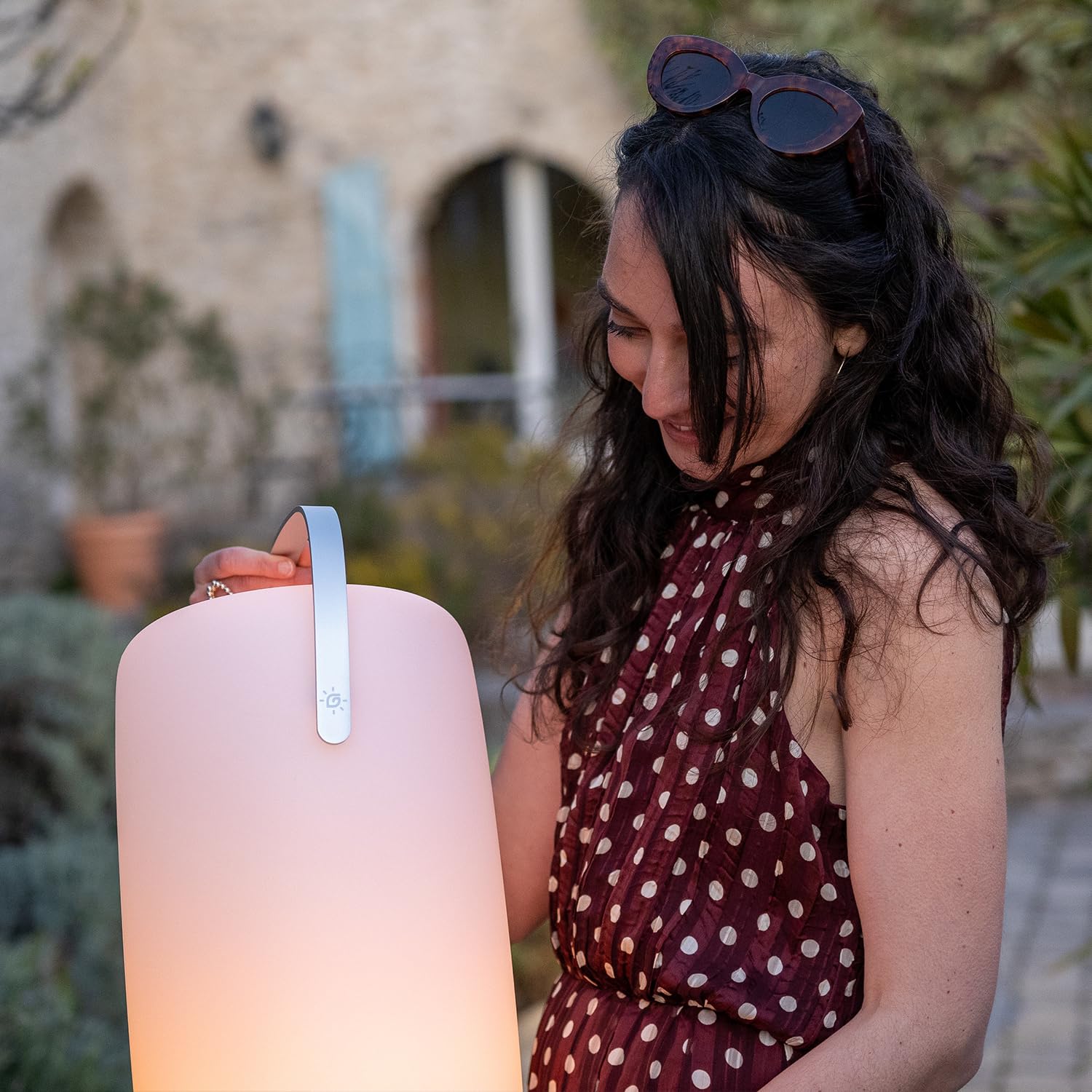 GuirLED Lampe Nomade d'extérieur Solaire & Secteur RGB+W 100% Autonome & Télécommandé