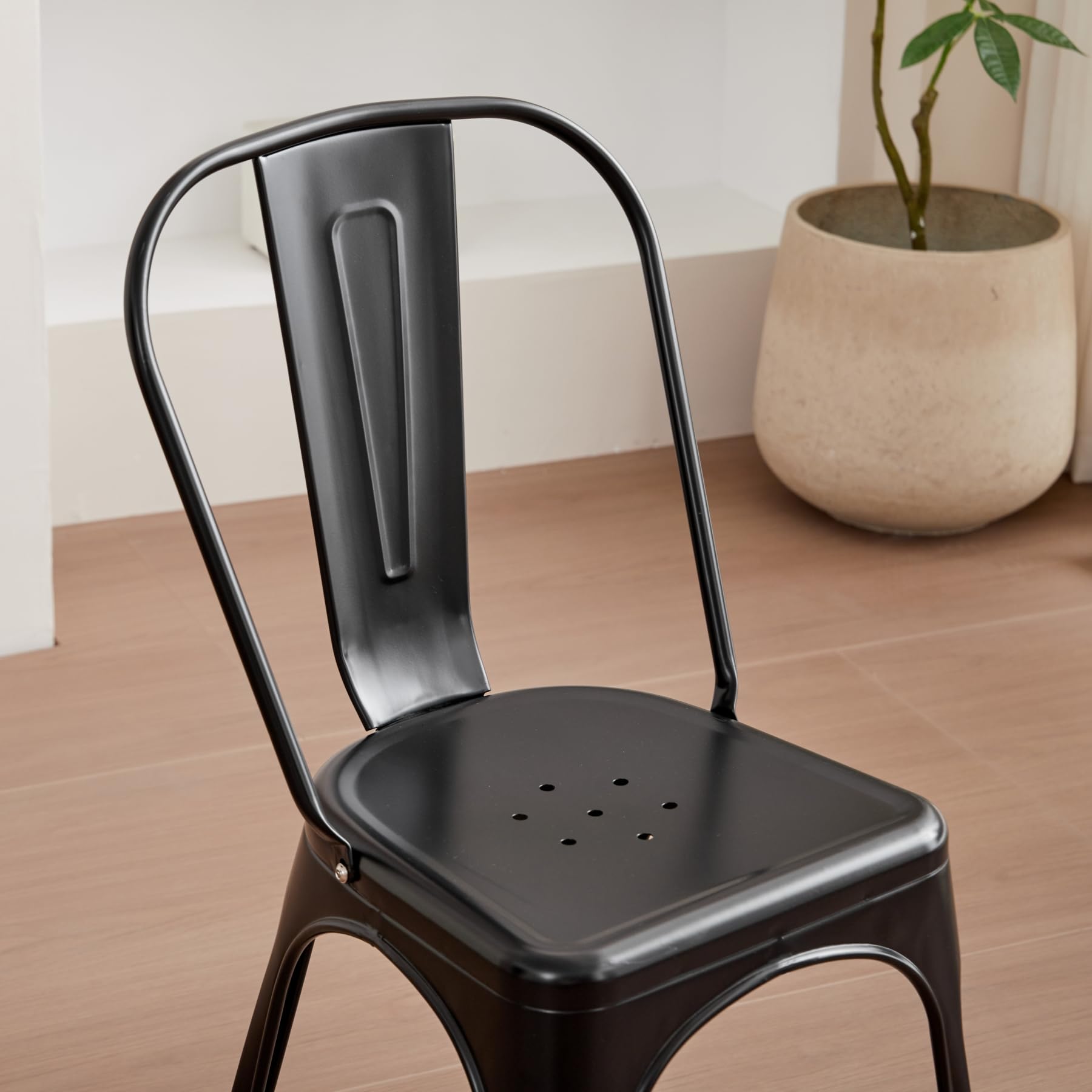 Juego de 8 Sillas de Comedor de Estilo Industrial Retro, Aspecto de Metal, Diseño Apilable, Sillas para Pestaurantes, Bistrós, Cafeterías, Bodas en el Jardín - Negro