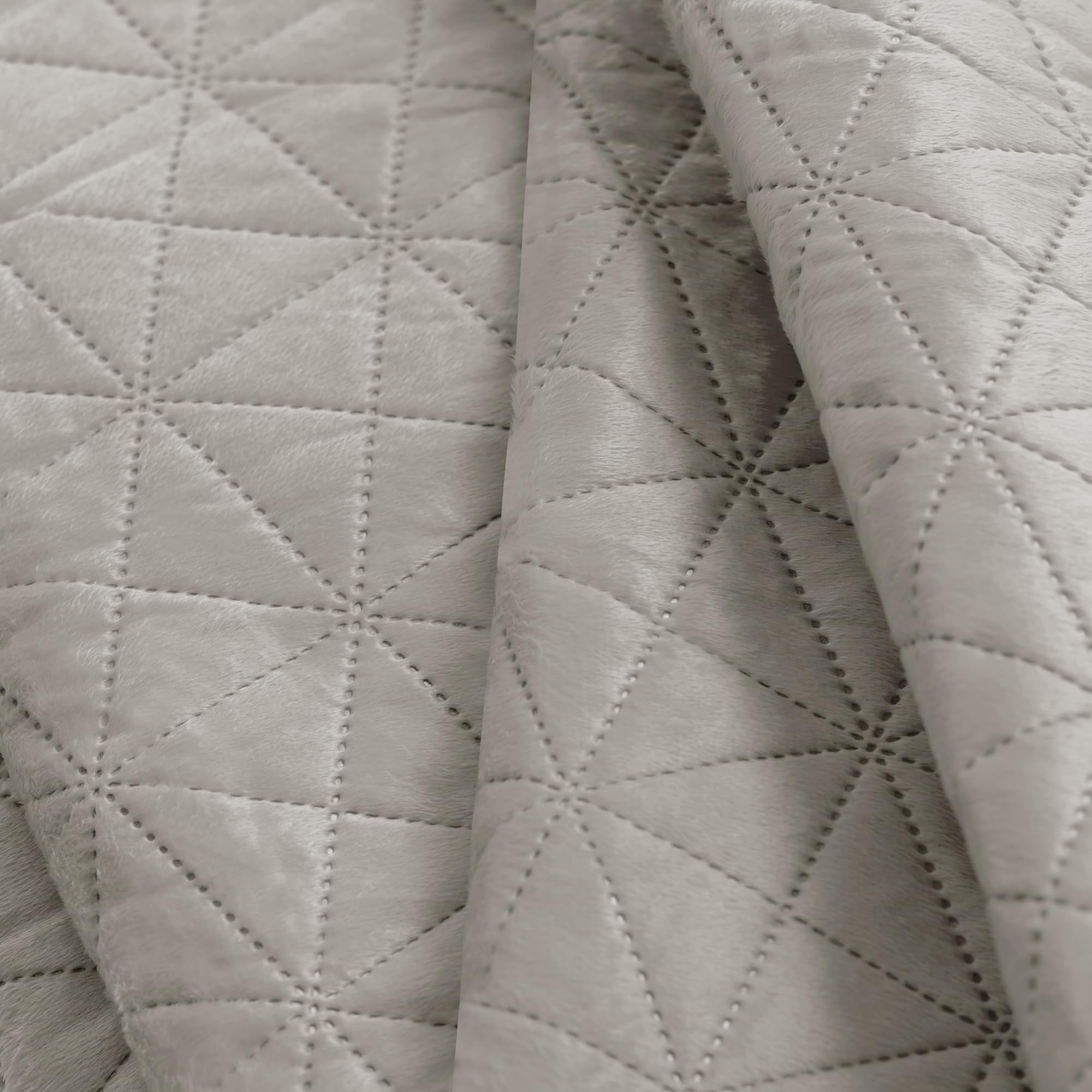 Tagesdecke 260x280 cm Beige Bettüberwürf zweiseitig Steppung Laila | Velvet Samt