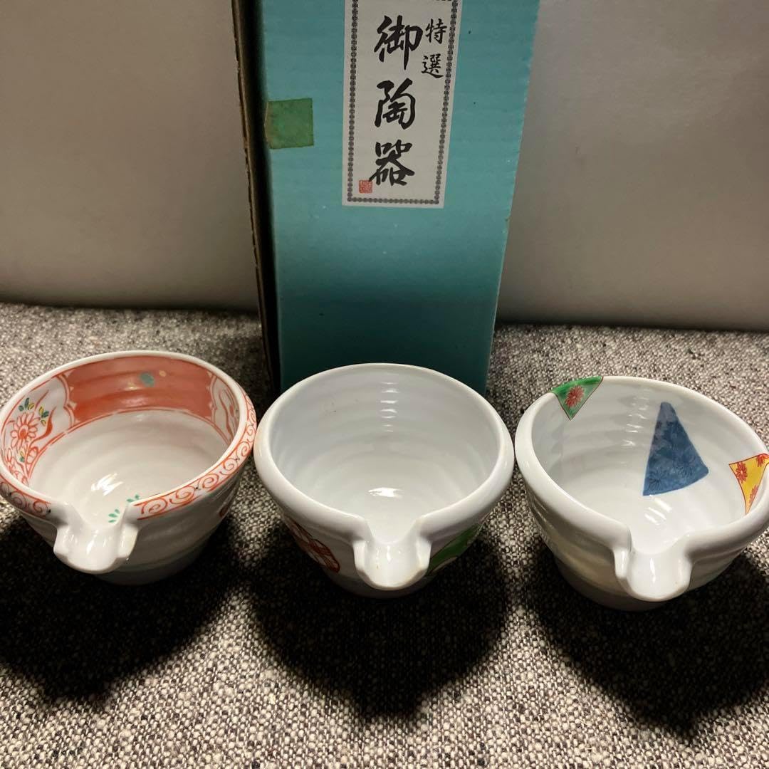 イタリアビンテージ 瞳が美しく、上品な貴婦人ネコちゃんの陶器オブジェ