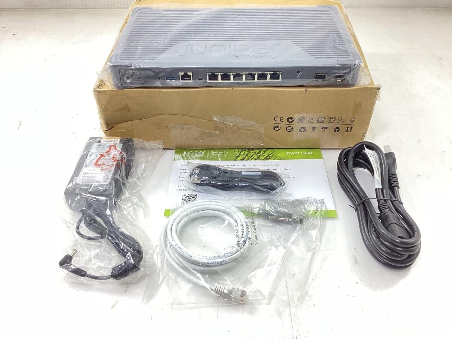 SRX300-SYS-JB Juniper SRX300 8-Port Gigabit Services Gateway