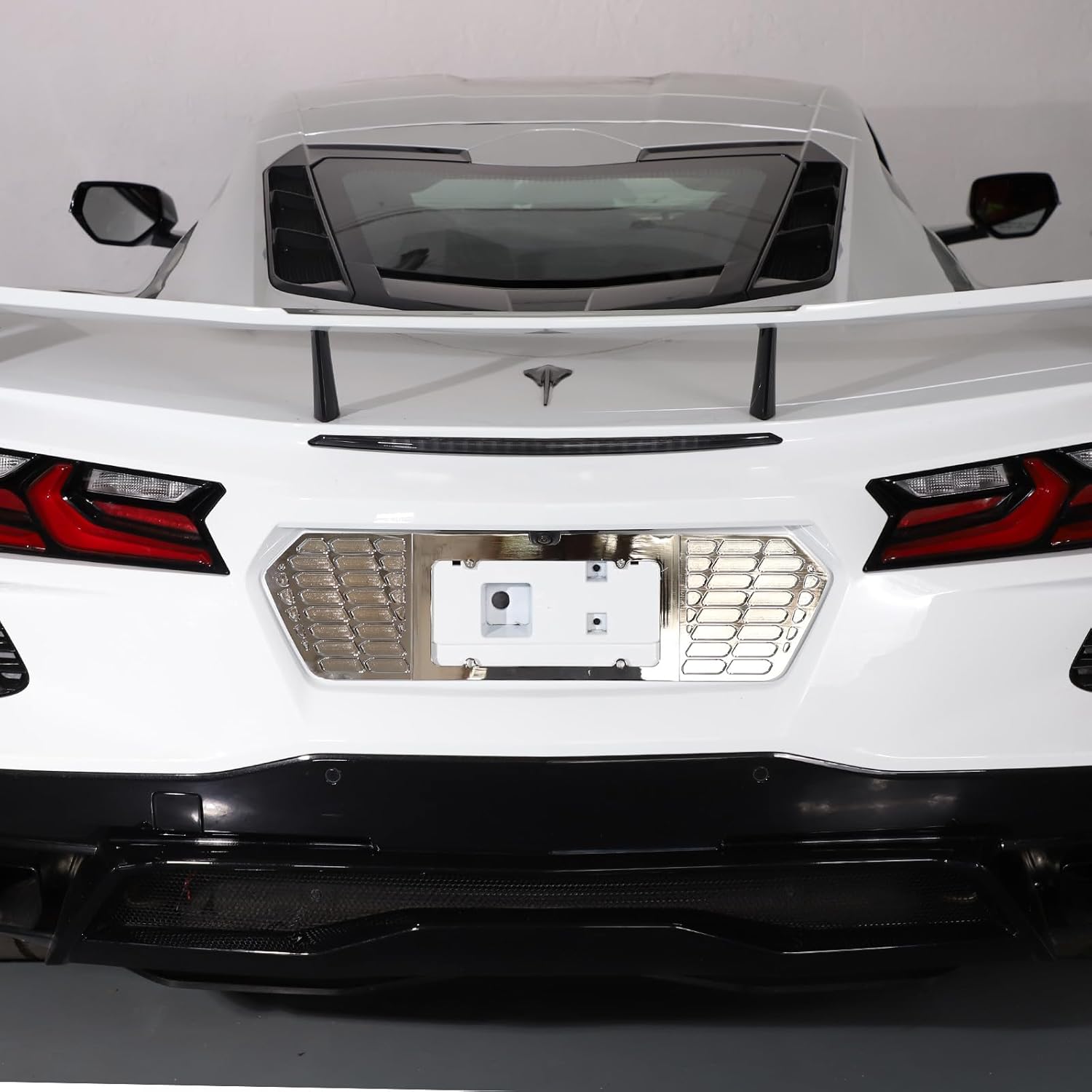Rear License Frame Protection Cover Trim Aluminum Alloy 1PCS Compatible with Corvette C8 Stingray 2020-2023 Rear License Plate Frame Decoration Accessories (Bright Silver)