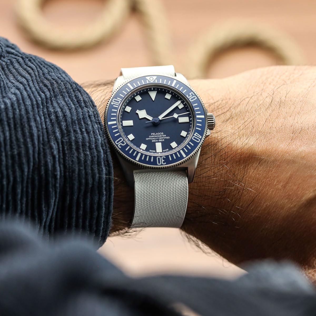 WatchGecko TidalPass Bracelet de montre militaire britannique FKM en caoutchouc, étanche, polyvalent et élégant, peut être porté de 2 façons