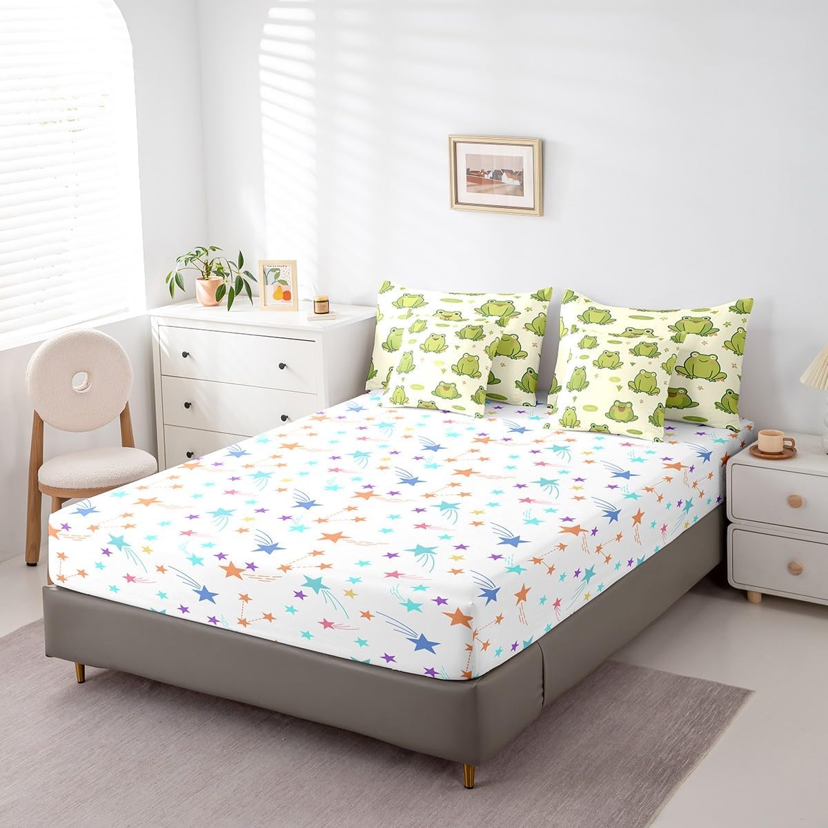 Feelyou Green Frog 7 Pieces Bedding Set Kids Cute Kawaii Queen Comforter Set with Sheets Tropical Amphibian Bed in a Bag for Women Men Room Decor Animal Print Bed Set
