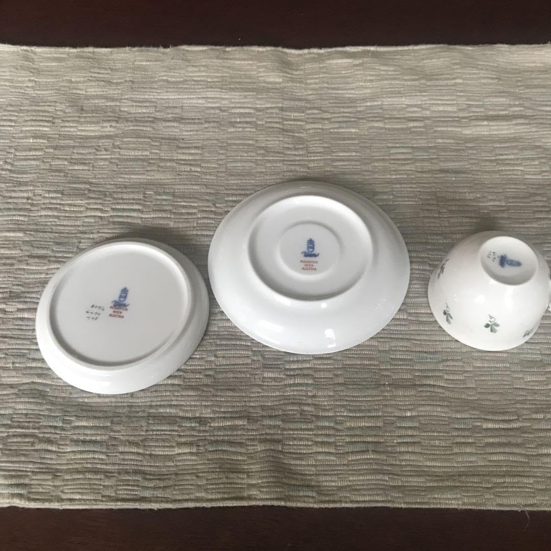 ウィーン陶器アウガルテン デミタスカップ＆ソーサーと小皿セット① 