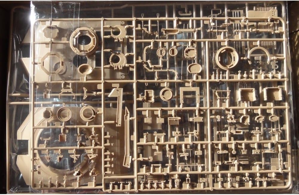 ライフィールドモデル Rye Field Model RM-5007 Model Kit M1A1/A2 Abrams with Full Interior 2 in 1