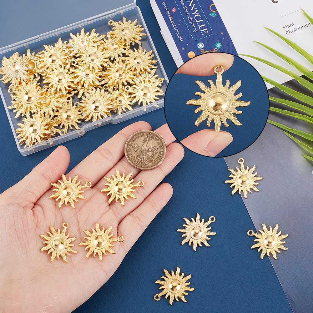 SUNNYCLUE 1 scatola 50 pezzi Fascini Del Sole Perline Del Sole Metallo Antico Dorato Celestiale Lega Perline Lucide Ciondola Girasole Fascini per La Creazione di Gioielli Braccialetti di Fascini Colla