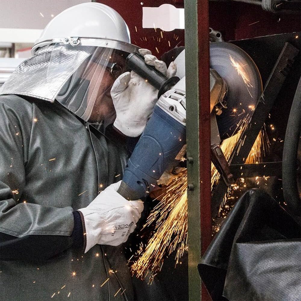 TEXFIRE | Coperta ignifuga per saldatura WELD S2. Resiste fino a 900ºC. Resiste agli impatti incandescenti di saldatura, taglio e smerigliatura.