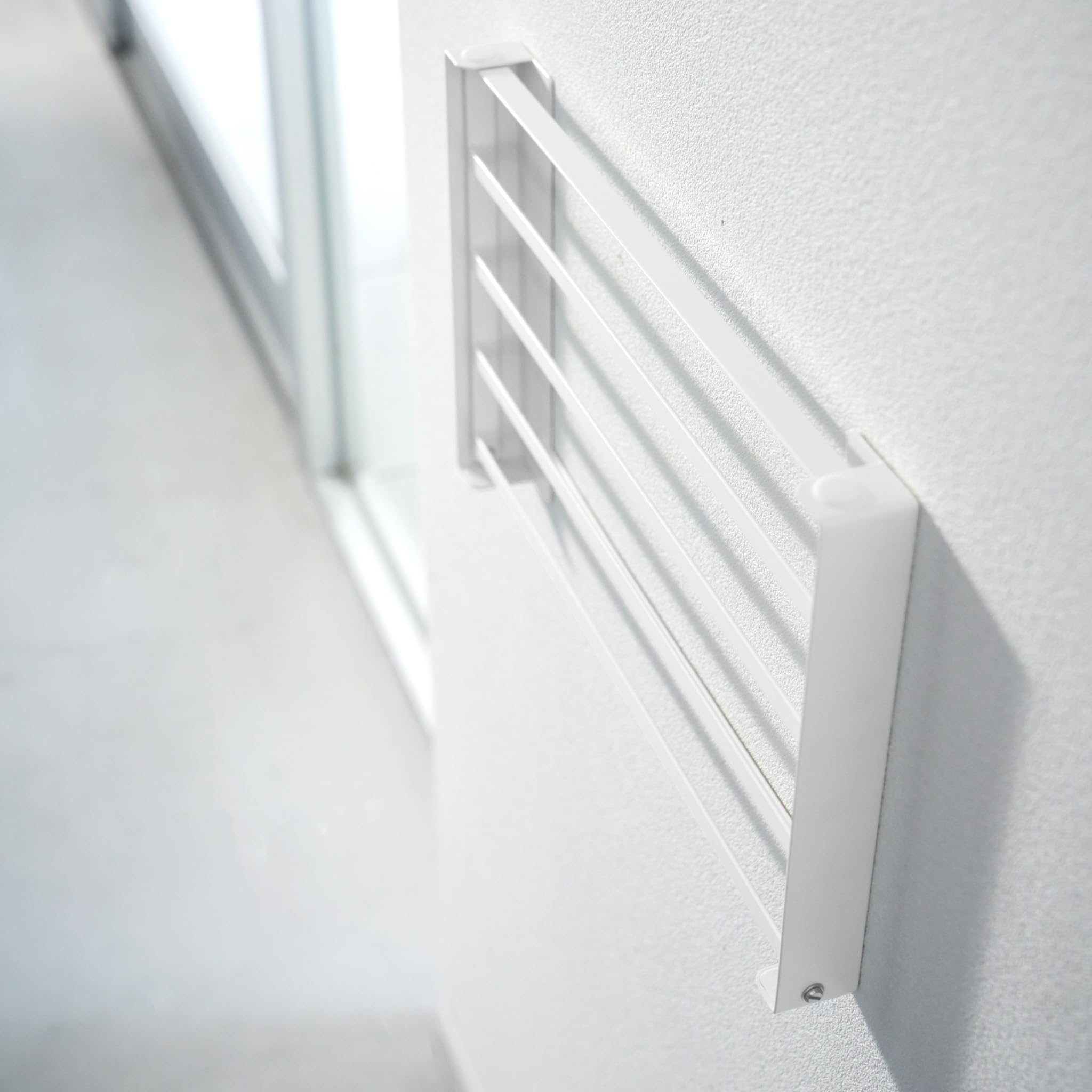 YAMAZAKI 8142 Tower Klappbare Ablage, weiß, Stahl/Magnet/Silikon, minimalistisch, 26 x 41 x 25,5 cm