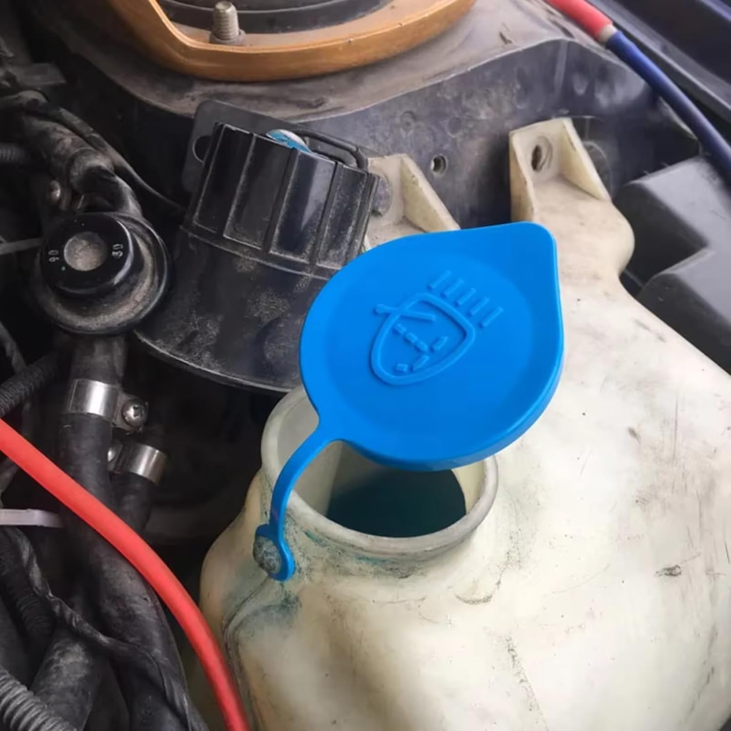 Car radiator cap Compatible With Accord 1986-1993 For Fit 2009-2013 For CR-V 2001-2006 Car Windshield Wiper Washer Fluid Water For Tank Cap 38513-SB0-961
