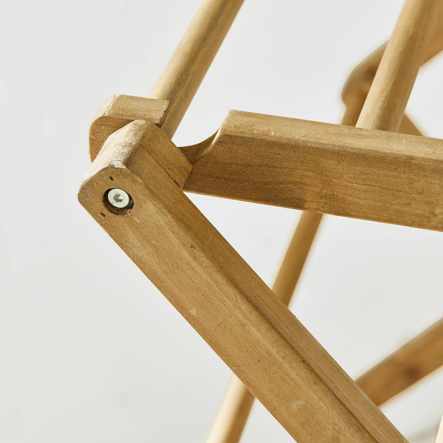 Loberon Wäscheständer Elodielle, Klappbares Design, für Handtücher, Kleidung & Co., Platzsparend, Ordnungshelfer, Badzubehör, Kiefernholz, braun | Klappbares Design, für Handtücher, Kleidung & Co., Platzsparend, Ordnungshelfer, Badzubehör, Kiefernholz
