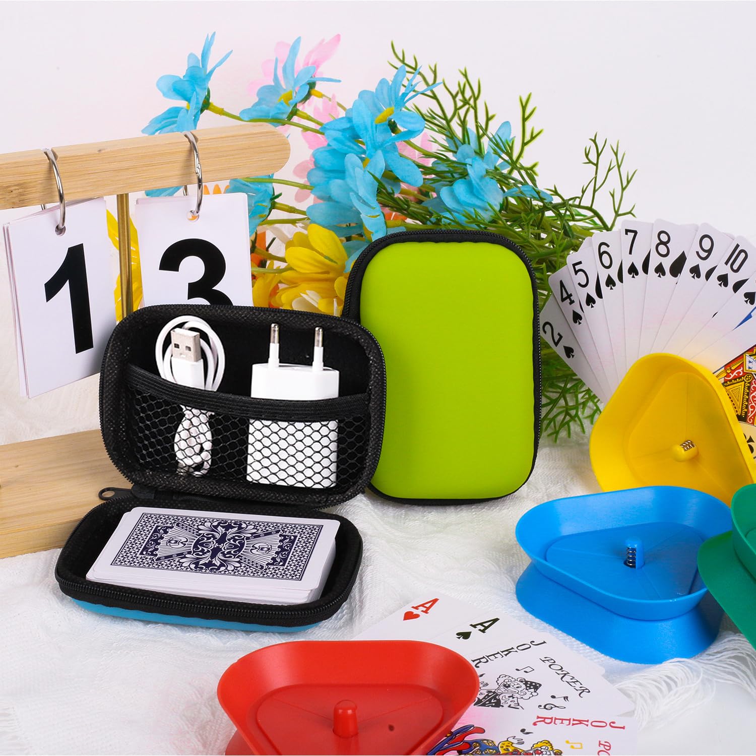 2 porta carte da gioco in plastica da appoggiare – Porta carte con strisce in feltro per carte da gioco – Supporto per carte da gioco per anziani e bambini – Porta