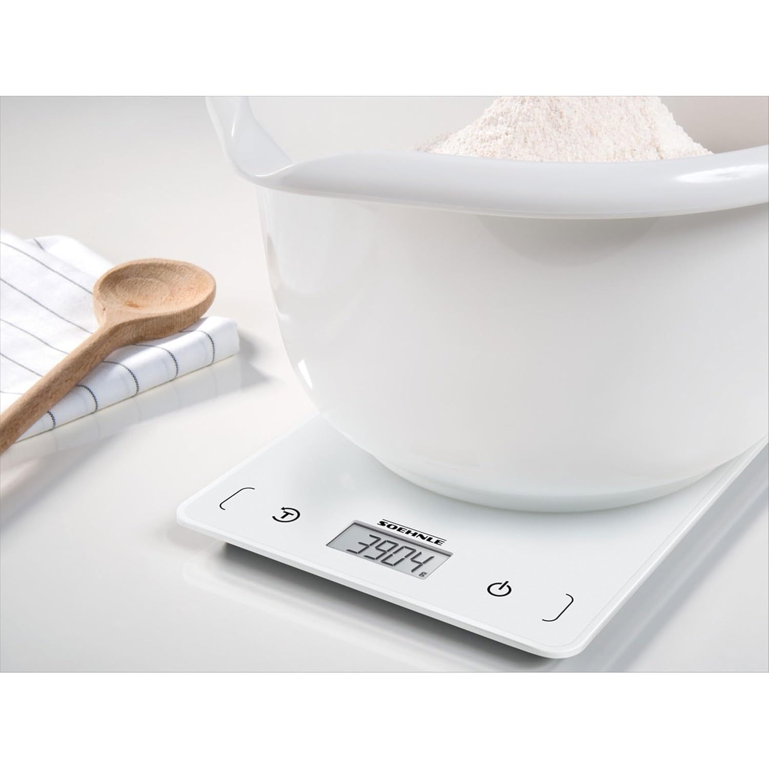 Soehnle kitchen scale display showing a weight of 390.4 grams