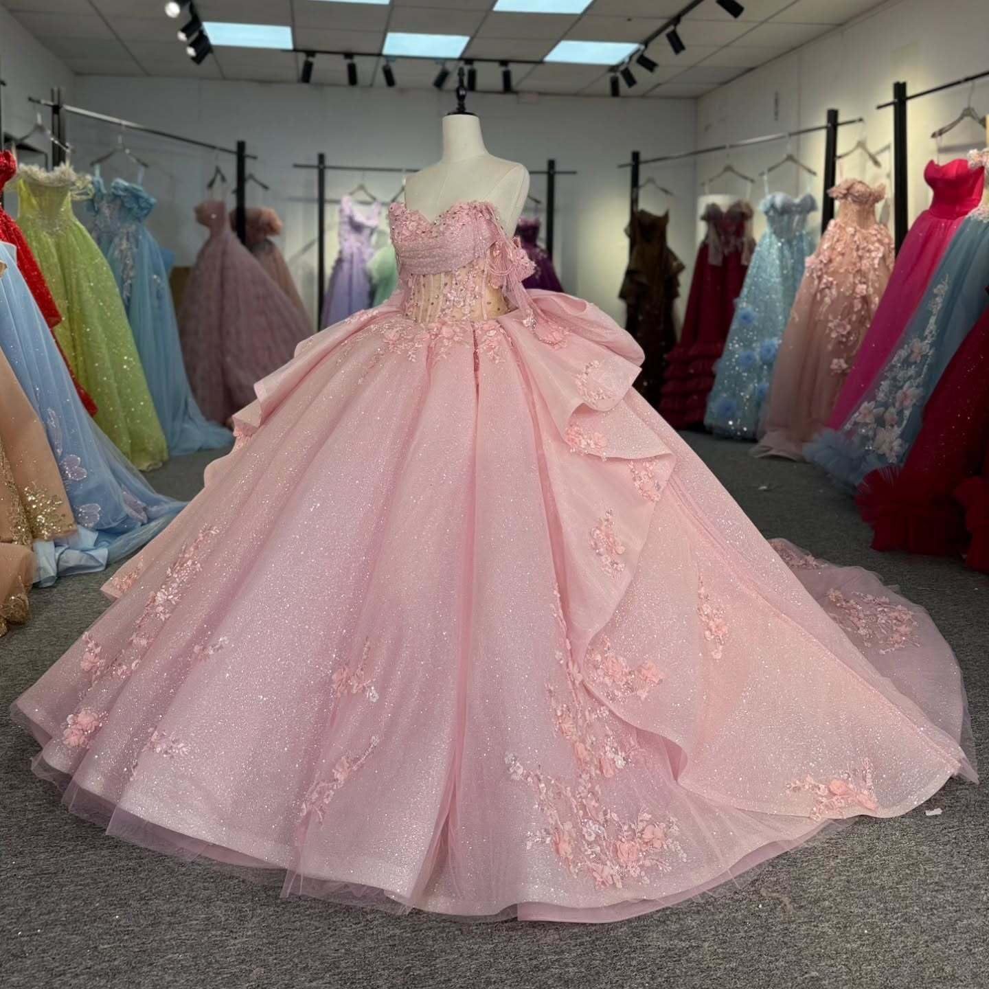 Zhangyo Off Shoulder Quinceanera Dresses with Bow RuffleTulle Sweet 15 16 Dresses Luxury Lace Tassels Ball Gown