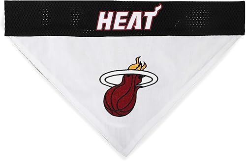 Miniatura 3 de Bandana de perro NBA de Pets First - Bandana reversible para mascotas Miami Heat. Bandana deportiva de 2 lados para casa y fuera con un logotipo de