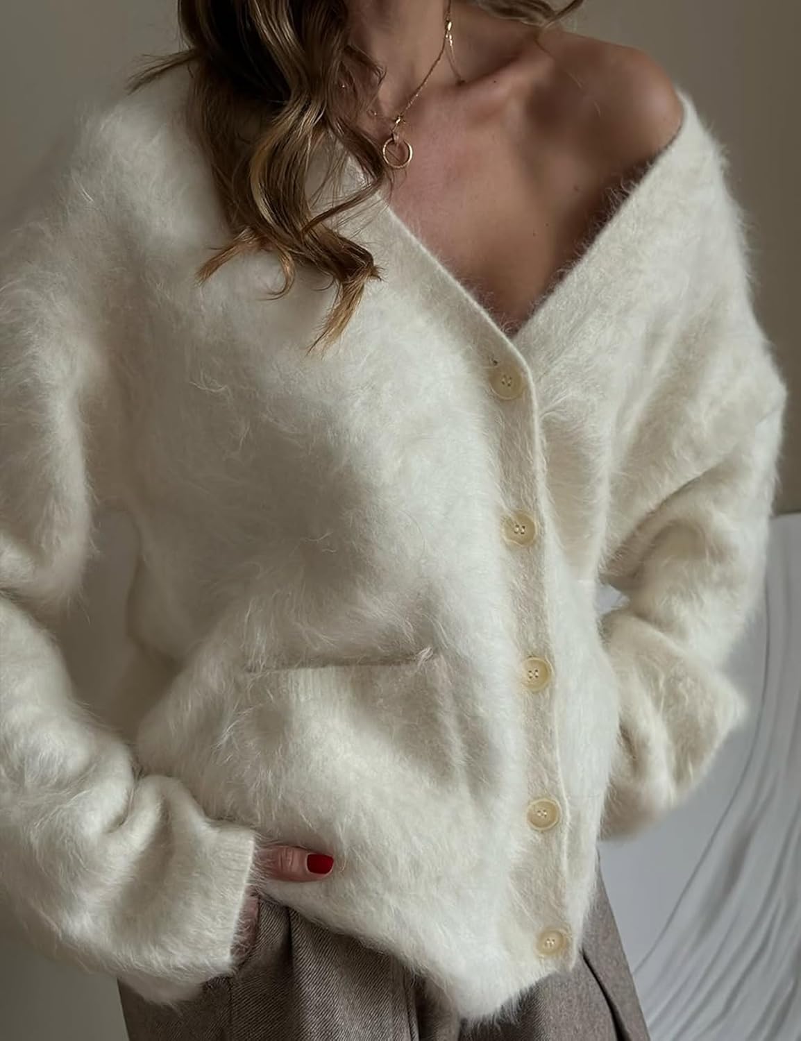 Gihuo Women' s Fuzzy Cardigan Sweaters V Neck Fluffy Cardigan Long Sleeve Button Down Knit Furry Sweater with Pockets - Image 4