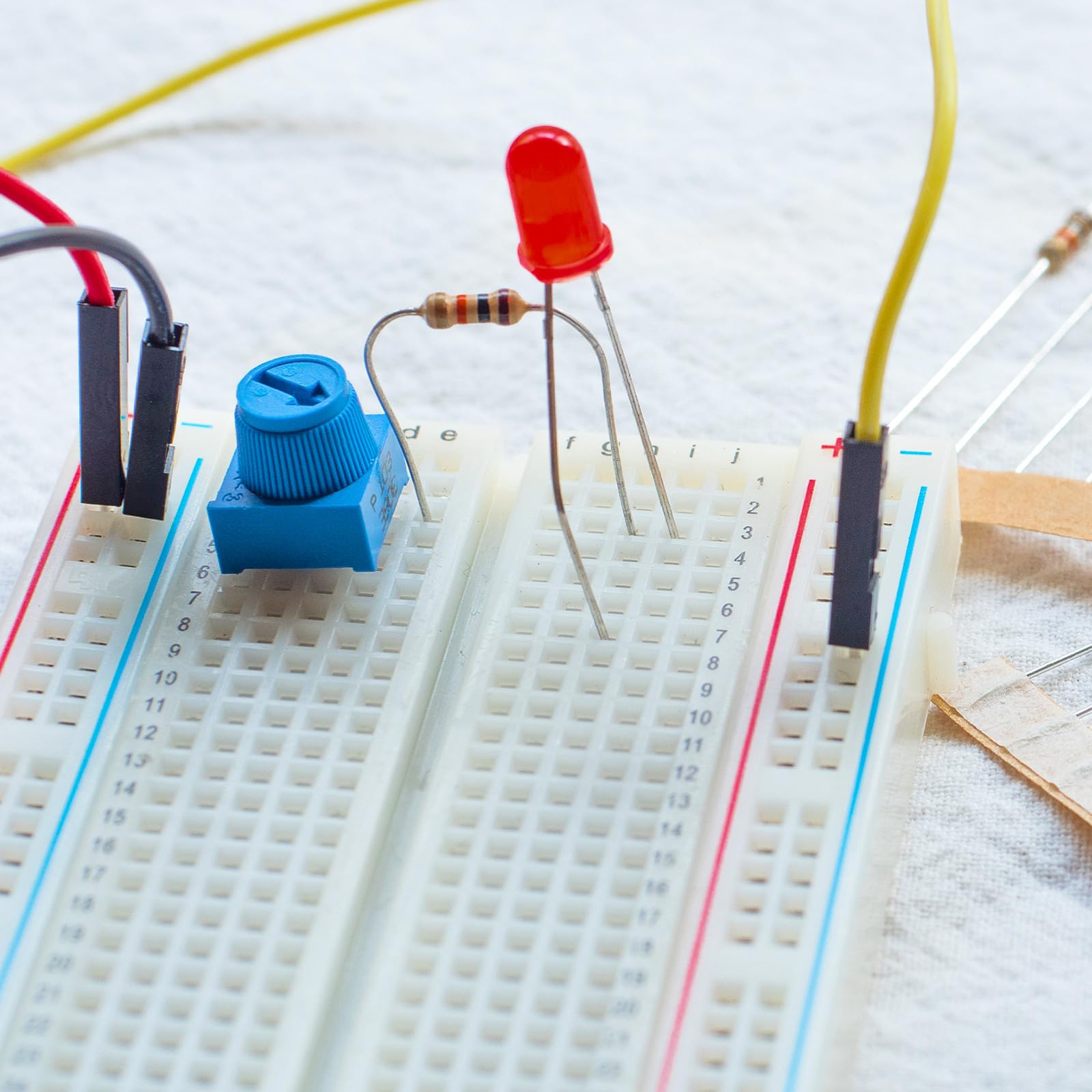 Flutesan Kit de potenciómetro de 48 piezas de 10 K ohmios con perilla, resistencias variables, kit surtido de potenciómetros de recortadora de tabla de pan, compatible con Arduino, azul