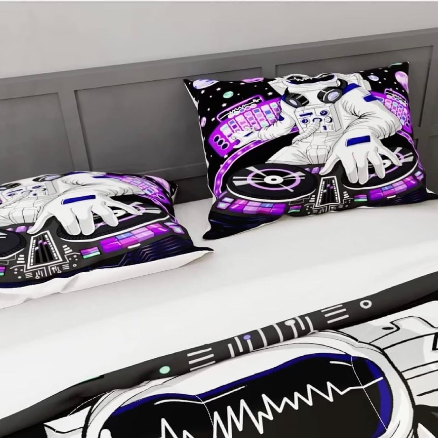 kxry Space Astronaut Galaxy Comforter Sets Twin Size Outer Space Themed Bedroom Decor Bedding Sets Black and Purple Bedding Quilt for Kids Teen Girls 1 Comforter+ 1 Pillowcase