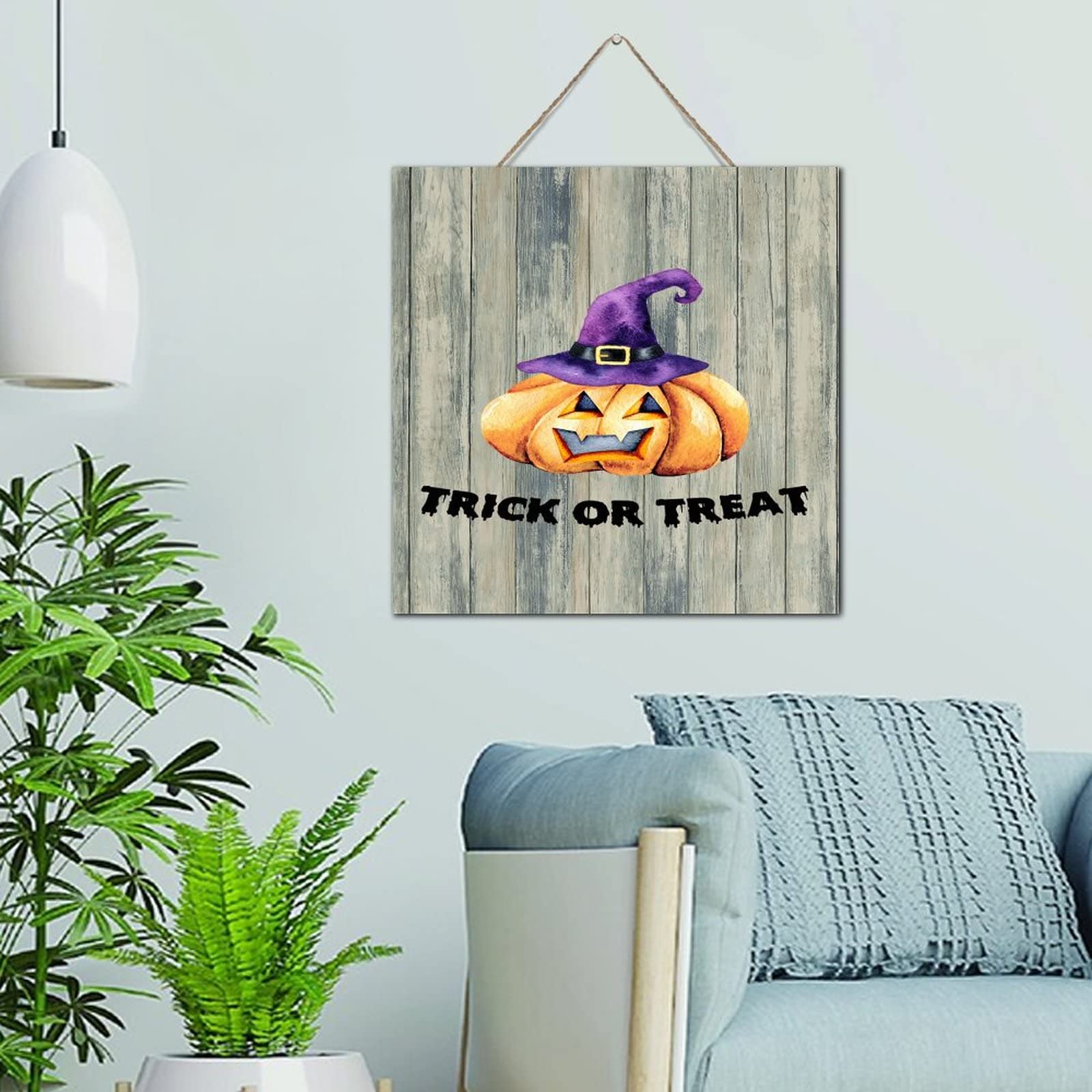 Décoration Halloween en bois rustique peint avec finitions soignées pour intérieur élégant