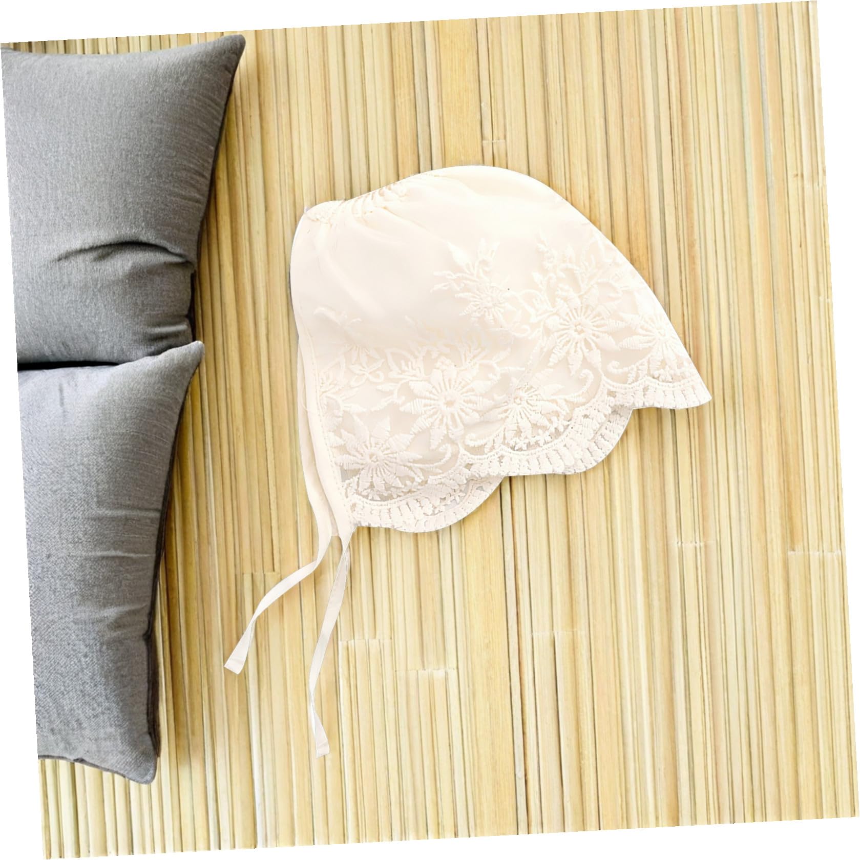 Gorro Bebe Verano Suave Piel de Encaje, 2 Piezas, Lazo Seguro, y Elegante para Niña Recién Nacida para Bautizo y Fotos