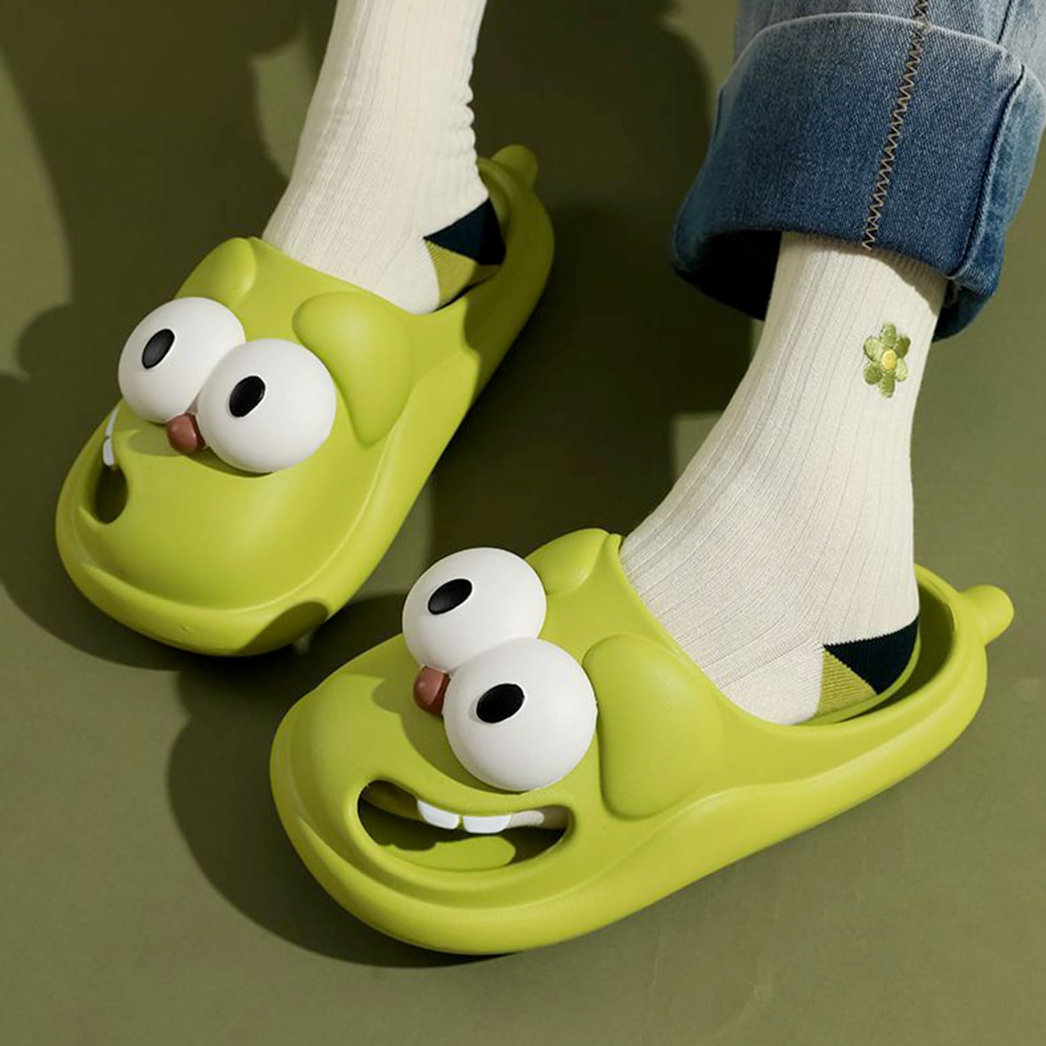 Tongue Kissing Slippers, Big Eyes Dog Pillow Slipper for Women Men, Cute Funny 3D Cloud Slippers with Non-Slip Thick Sole for Indoor Outdoor