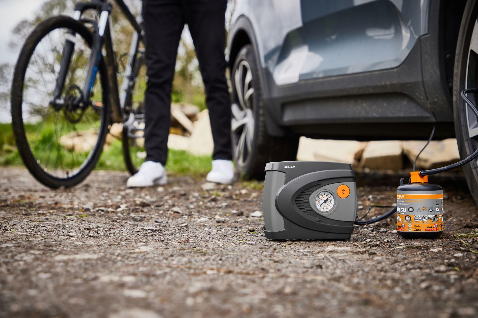 Osram TYREseal KIT Essential, Produit d'étanchéité pour Pneu 450 ML et gonfleur de Pneu analogique Haut de Gamme, TPMS Safe, étui de Rangement Inclus, Orange