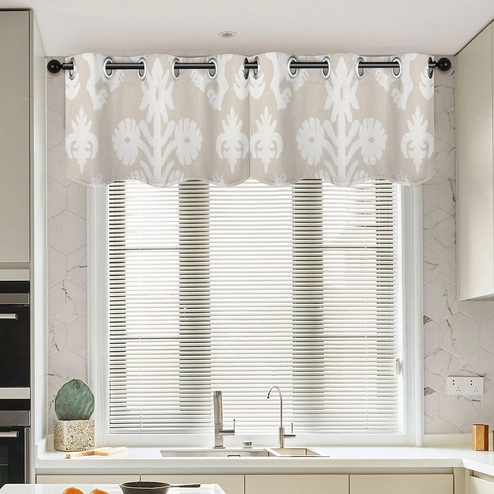 Rideaux de cuisine orientaux pour créer une ambiance rustique et tamisée au quotidien