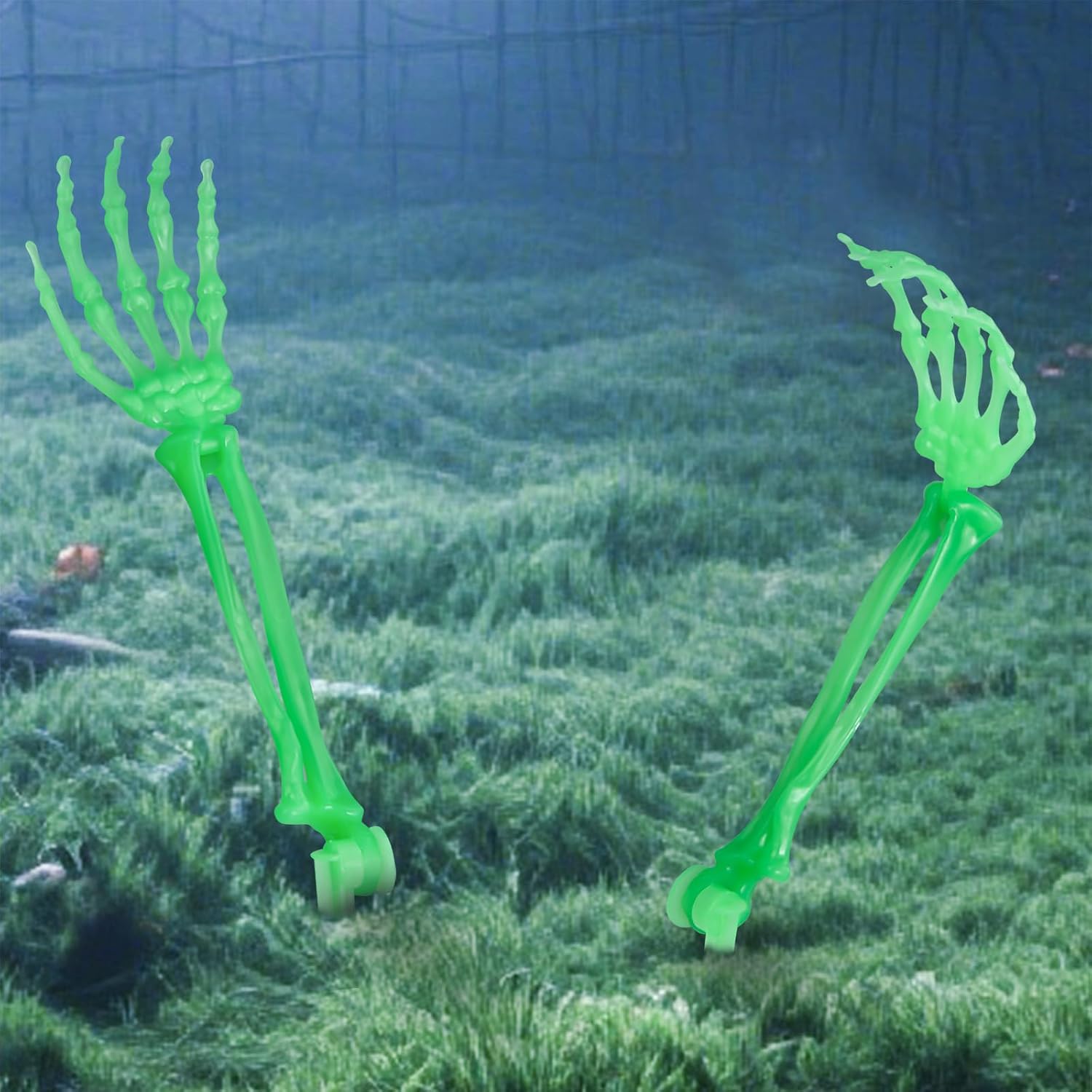 Halloween Realistic Skeleton Stakes Zombie Ghost Arm Stake Severed Plastic Skeleton Hands Yard Signs for Lawn Stakes Garden Halloween Props Decoration (6 Pcs White)