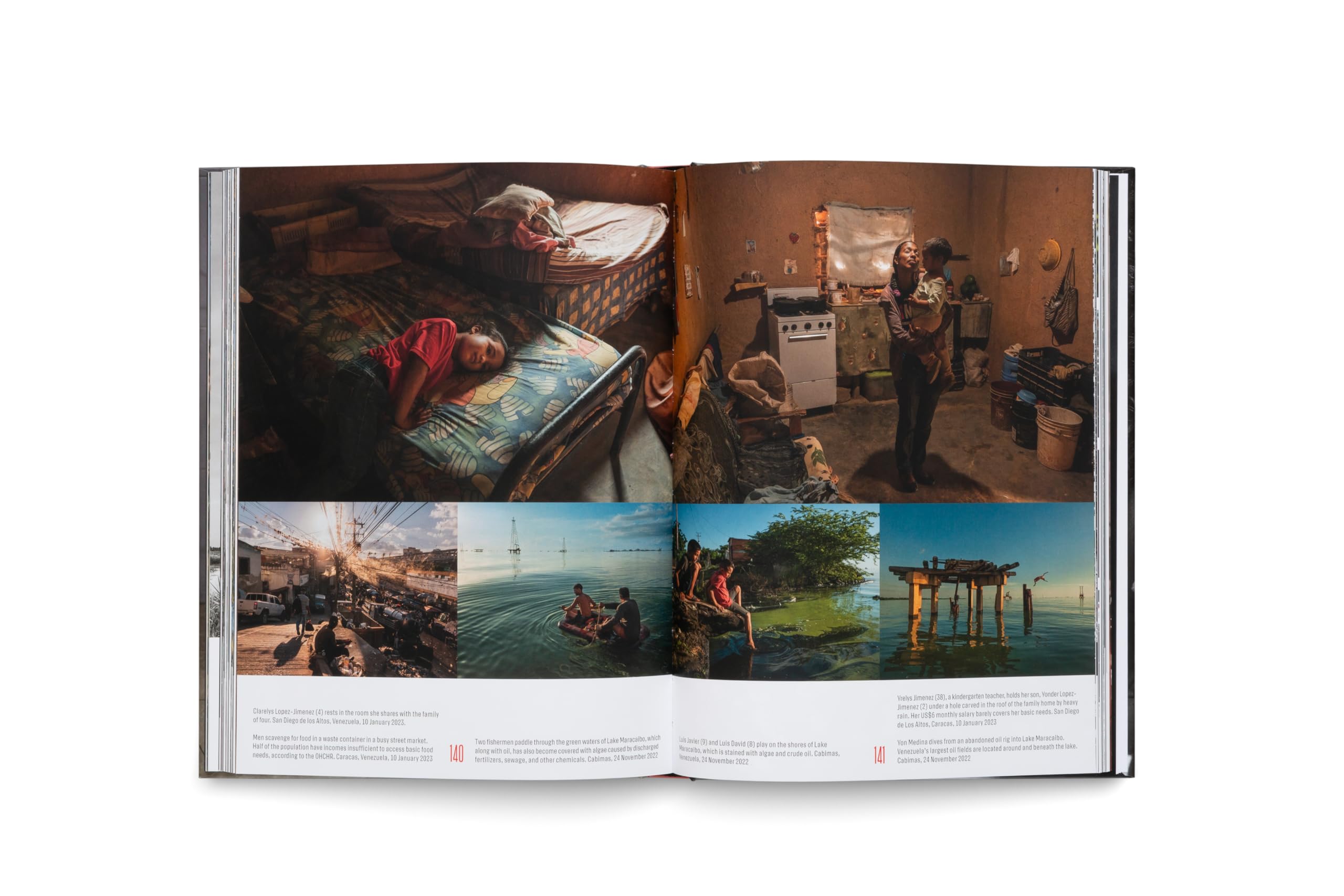 World Press Photo Yearbook 2024 | English Edition