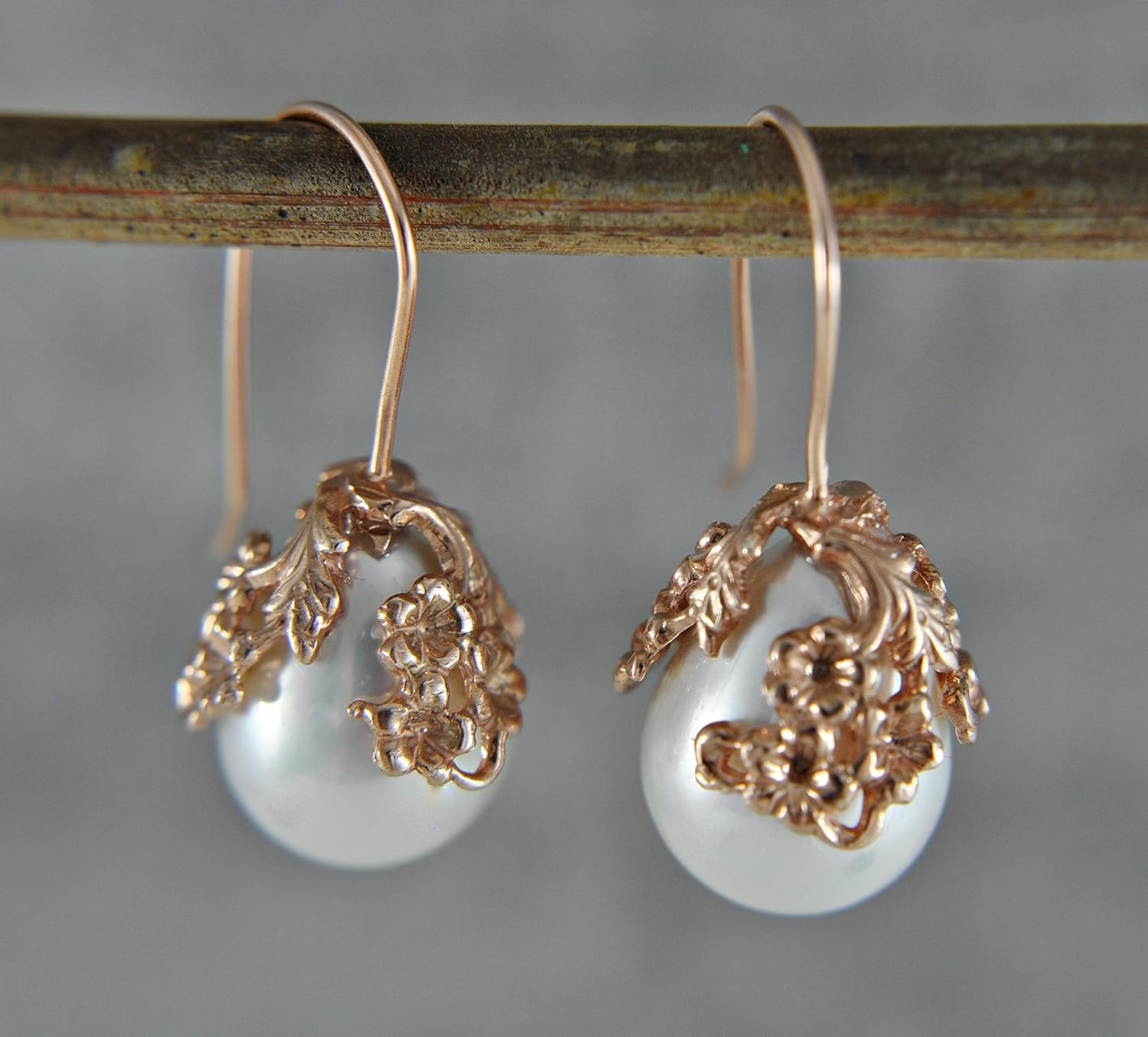 LADY MIRAGE | Perlen Schmuckset Damen | Vergissmeinnicht | Elegant | Ohrringe | Kette | Geschenkset | Schmuck | für Sie | Handmade | Geschenkbox | Roségold | Weihnachtsgeschenk | Geschenk für Sie
