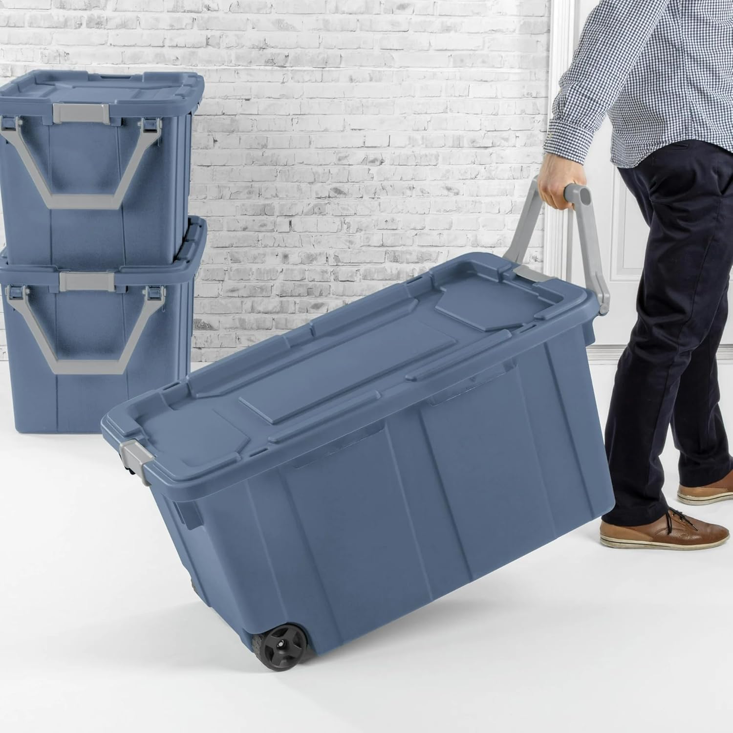 Amazon.com - Storage Bin 40 Gallon 160 Qt Wheeled Industrial Tote